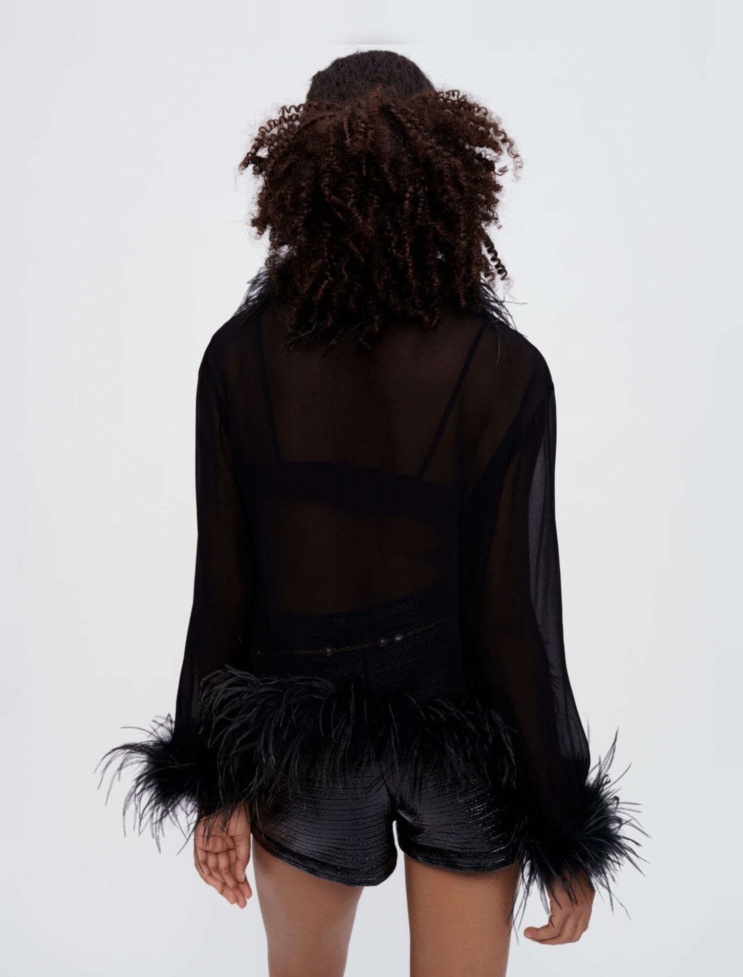 Camisa de gasa transparente con plumas