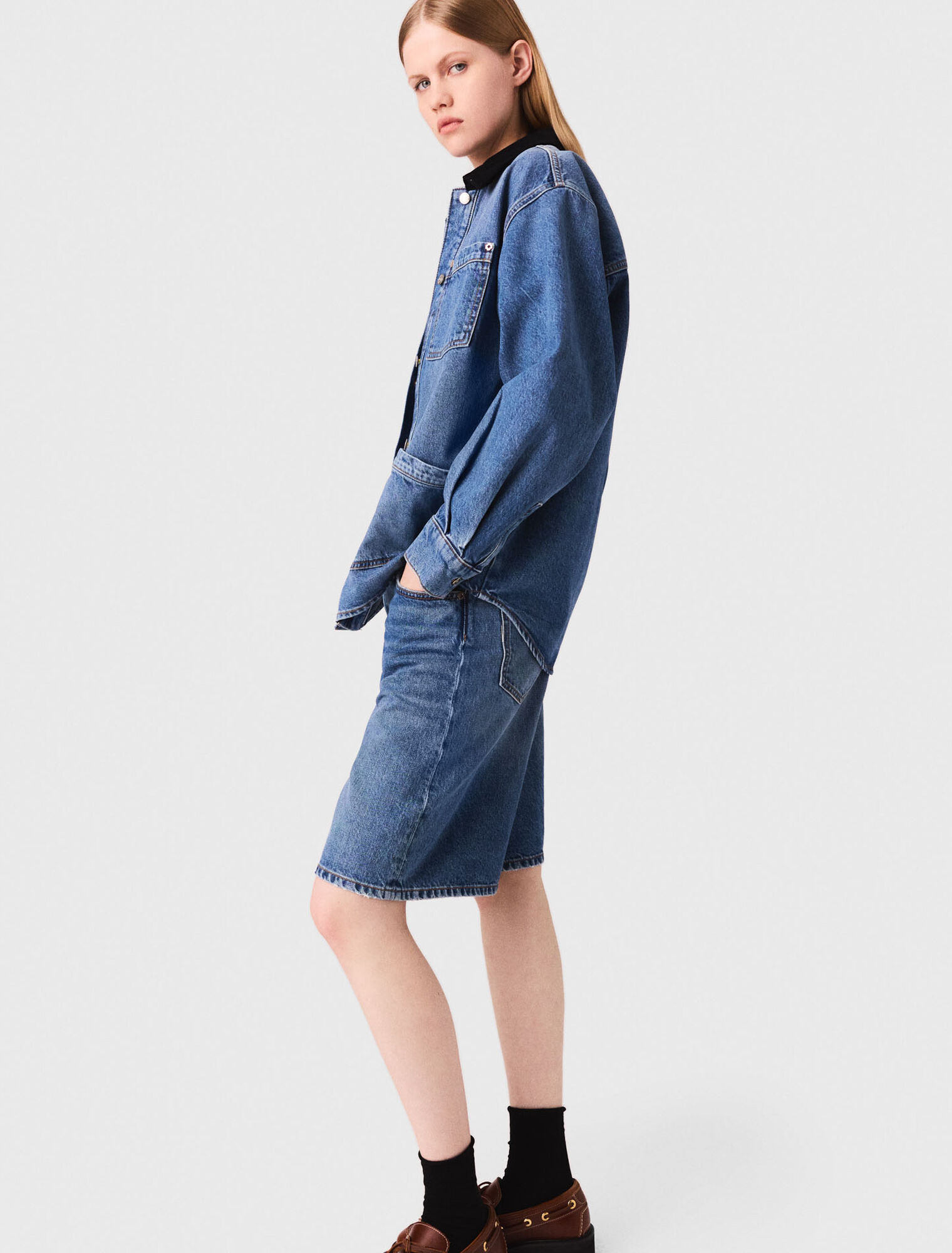 Chaqueta vaquera desgastada