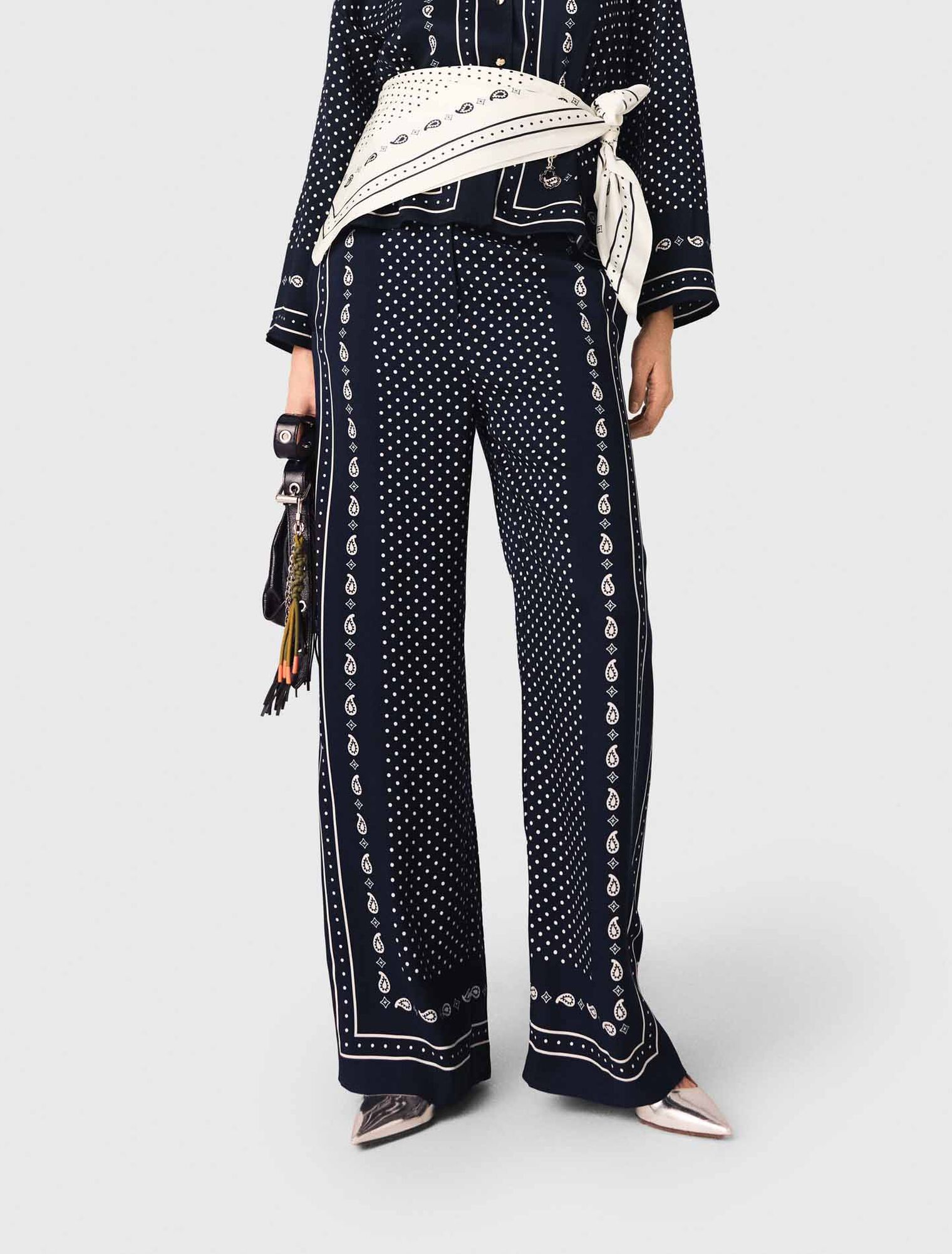 Pantal&oacute;n fluido estampado