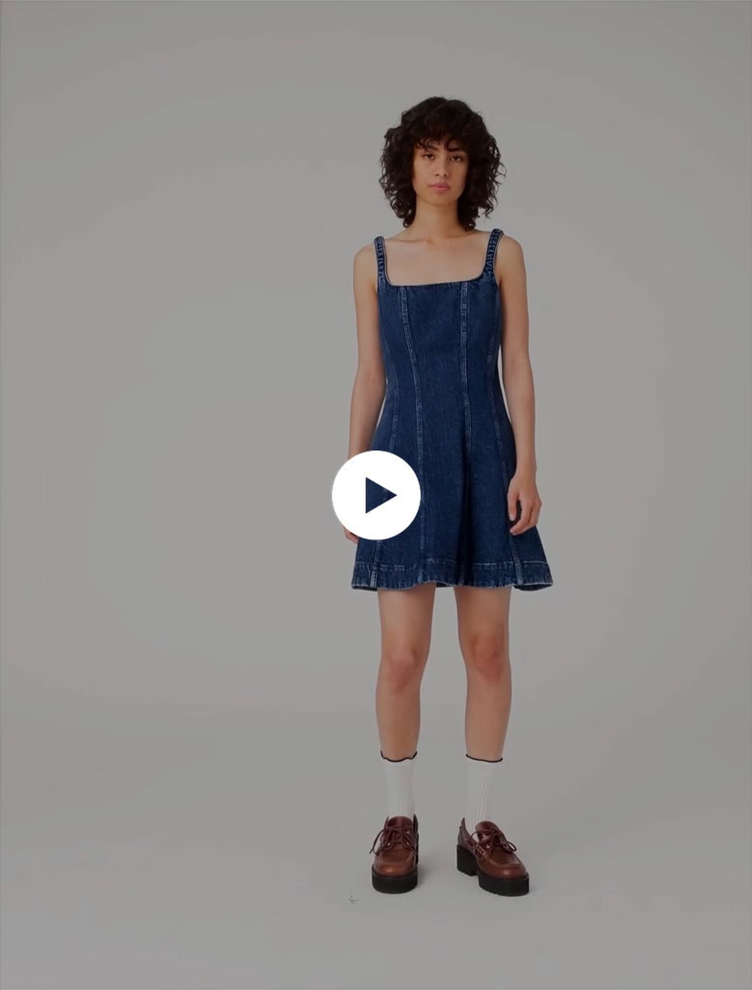 Vestido babydoll corto de denim