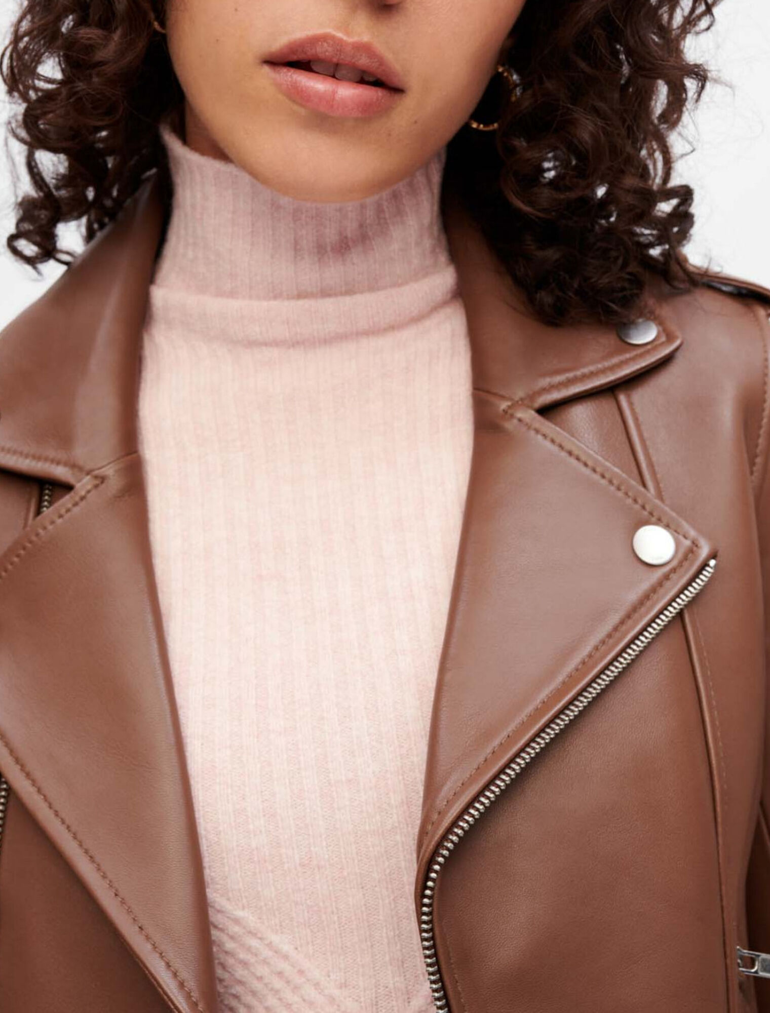 Cazadora estilo motero en piel camel