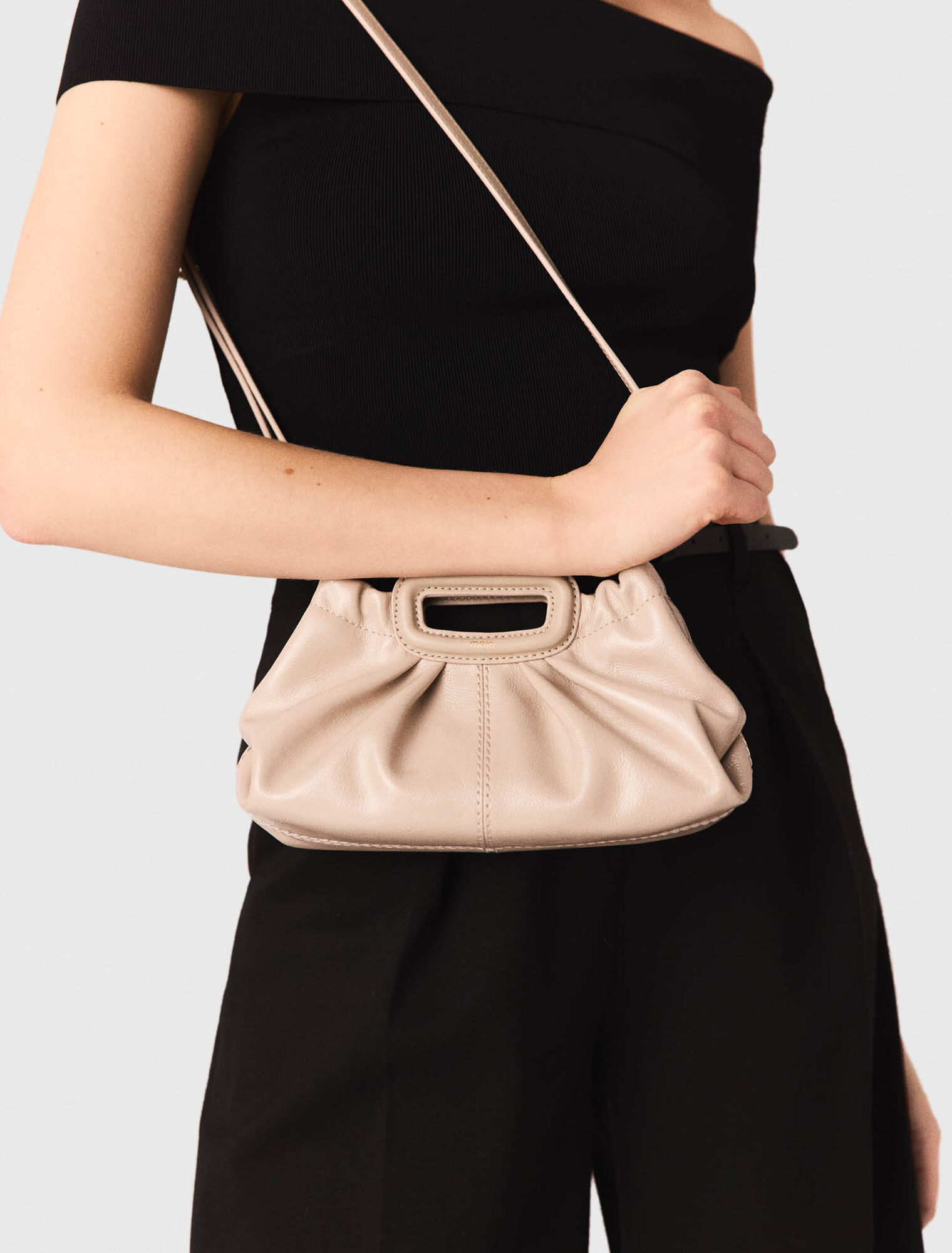 Top de punto de canal&eacute; cuello Bardot