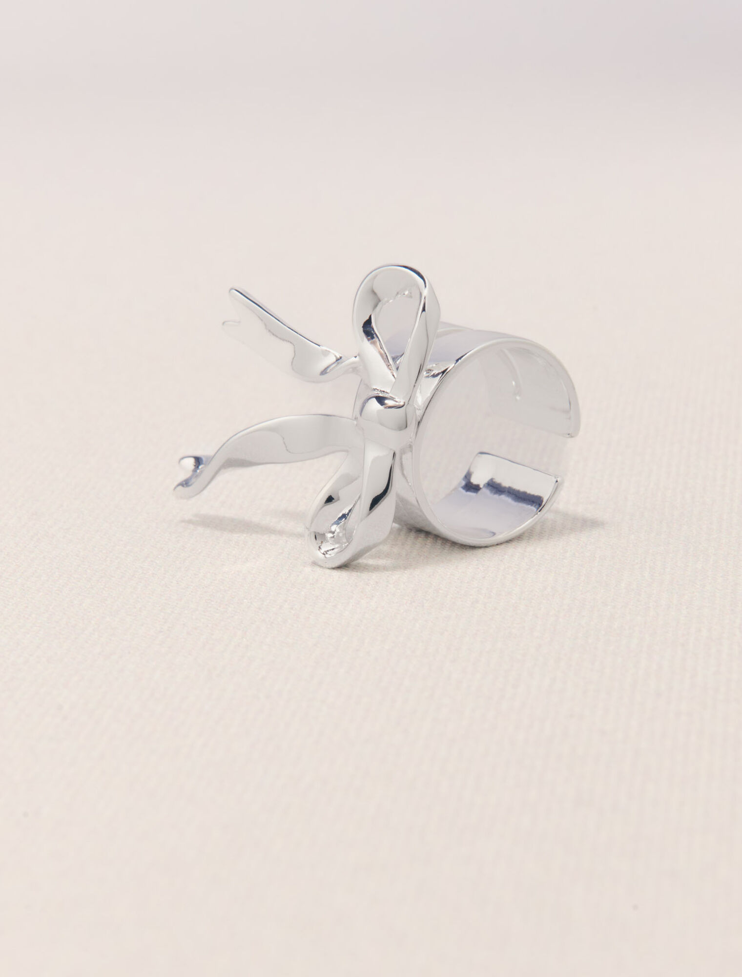 Anillo abierto nudo plateado