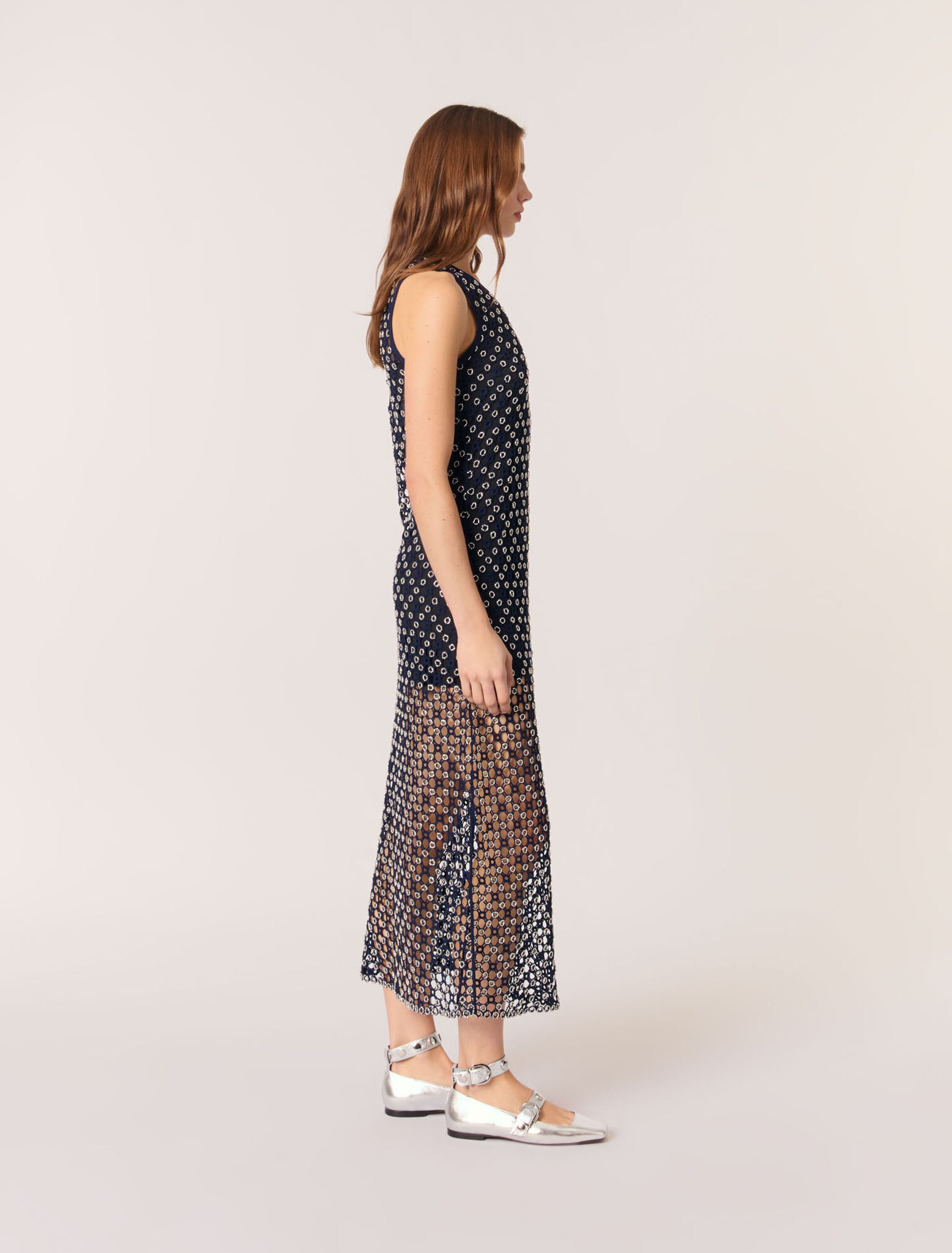 Vestido largo de ganchillo con perlas
