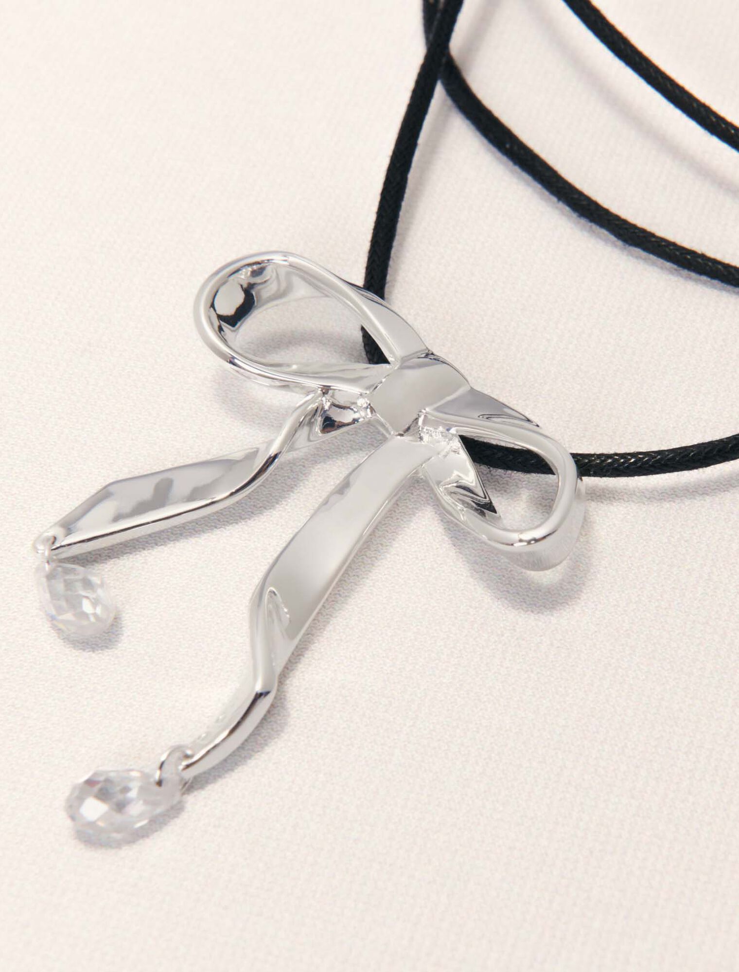 Collar nudo plateado para anudar