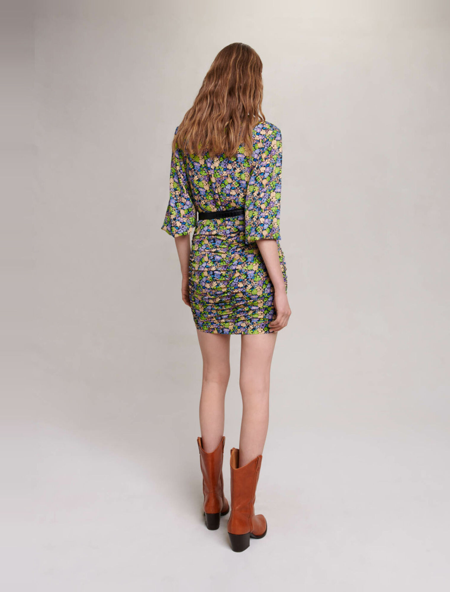 Vestido corto con estampado floral