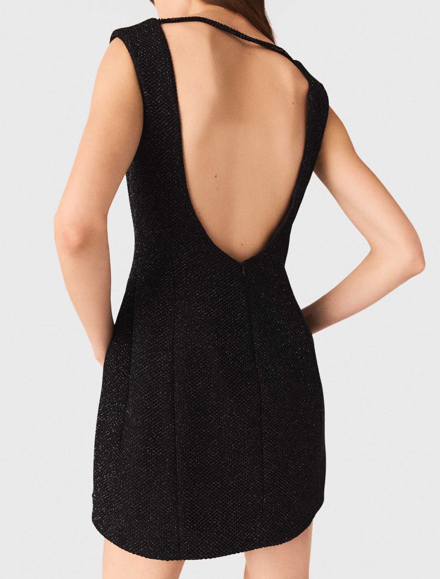 Vestido corto acampanado con strass