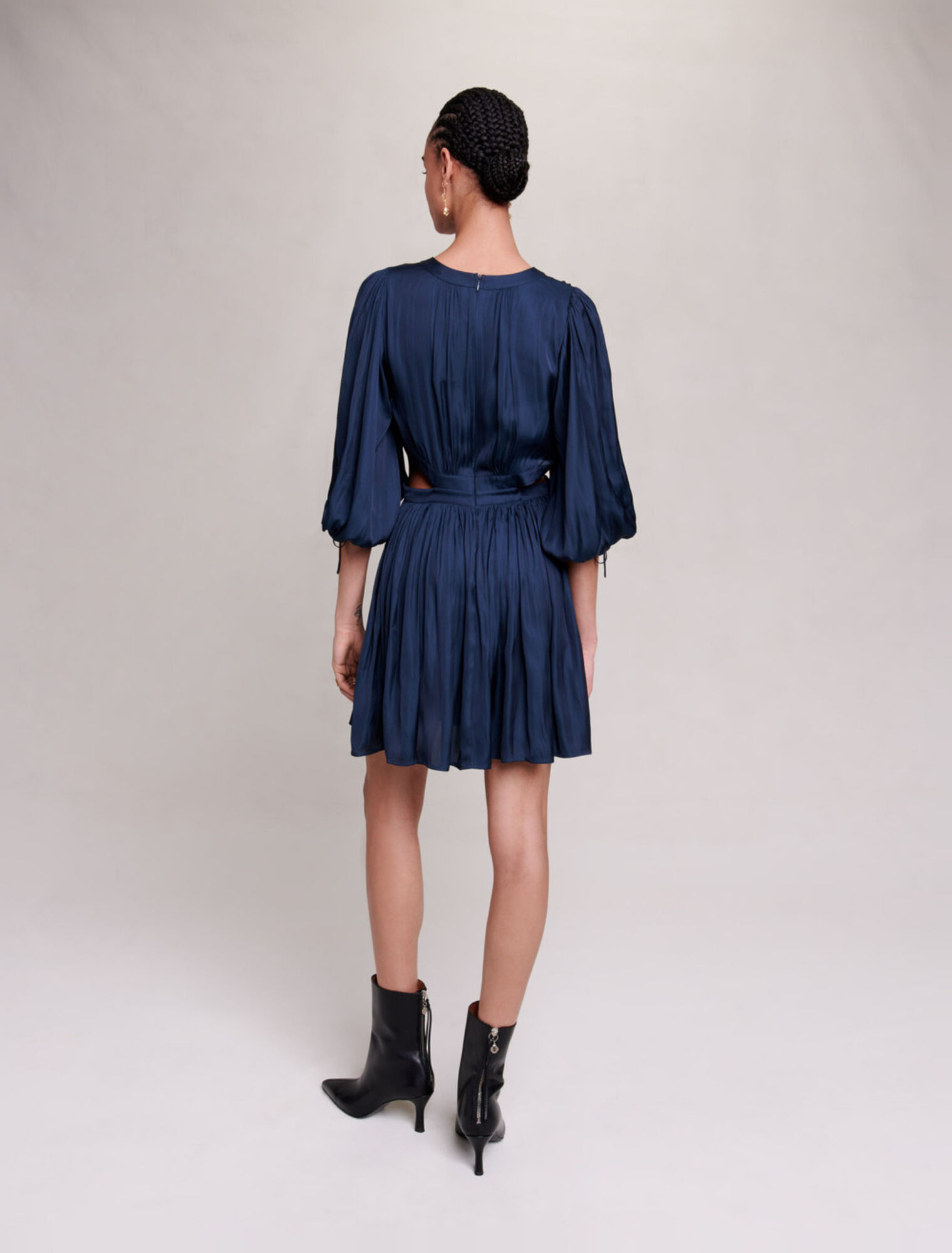 Vestido corto satinado