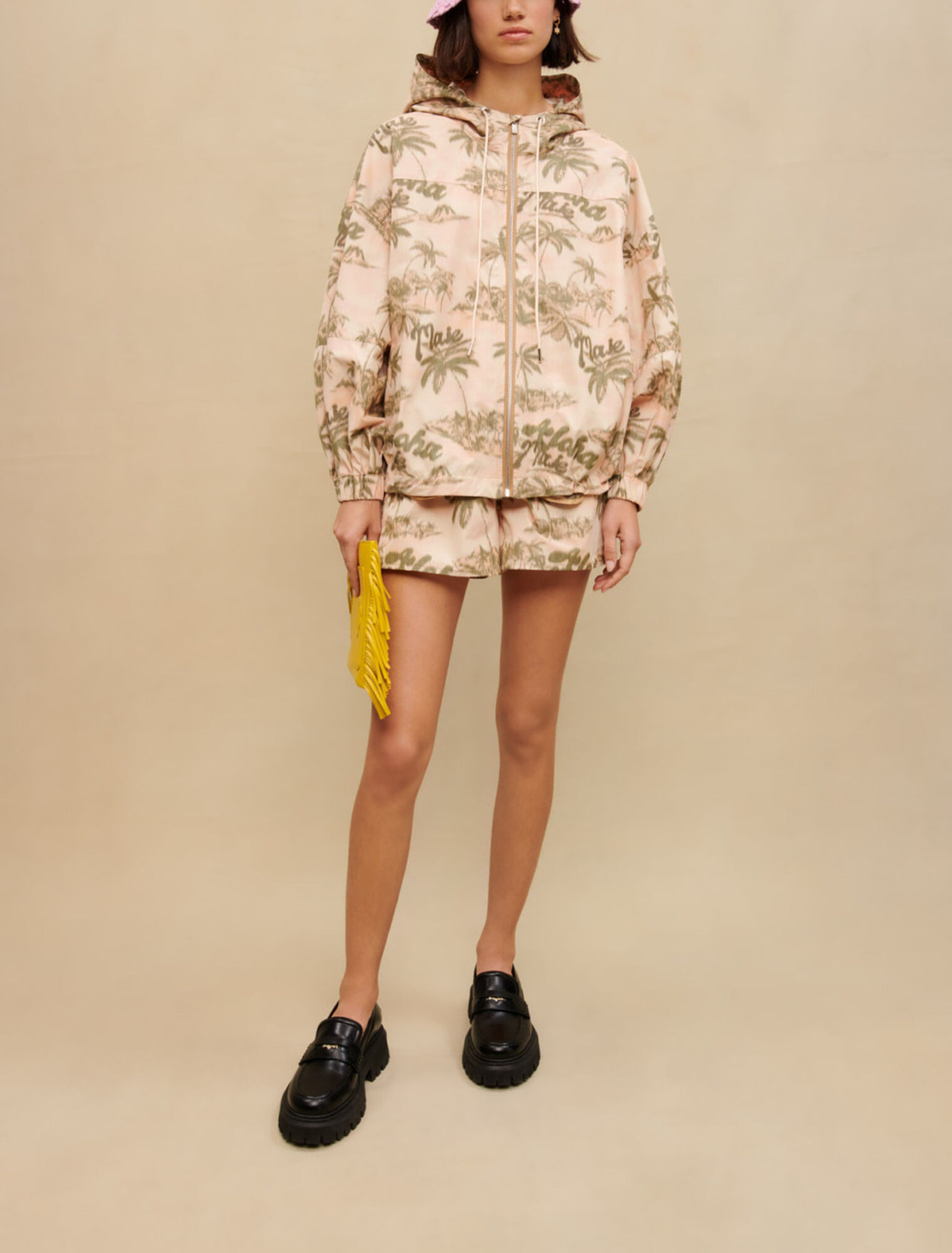 Chaqueta con estampado de palmeras
