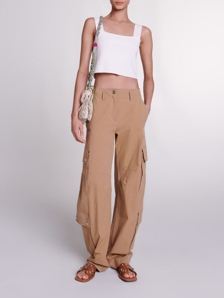 Pantalón cargo con bolsillos