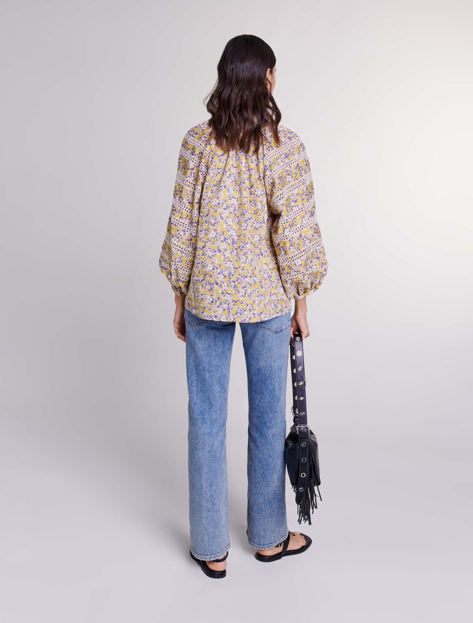 Blusa estampada y bordada