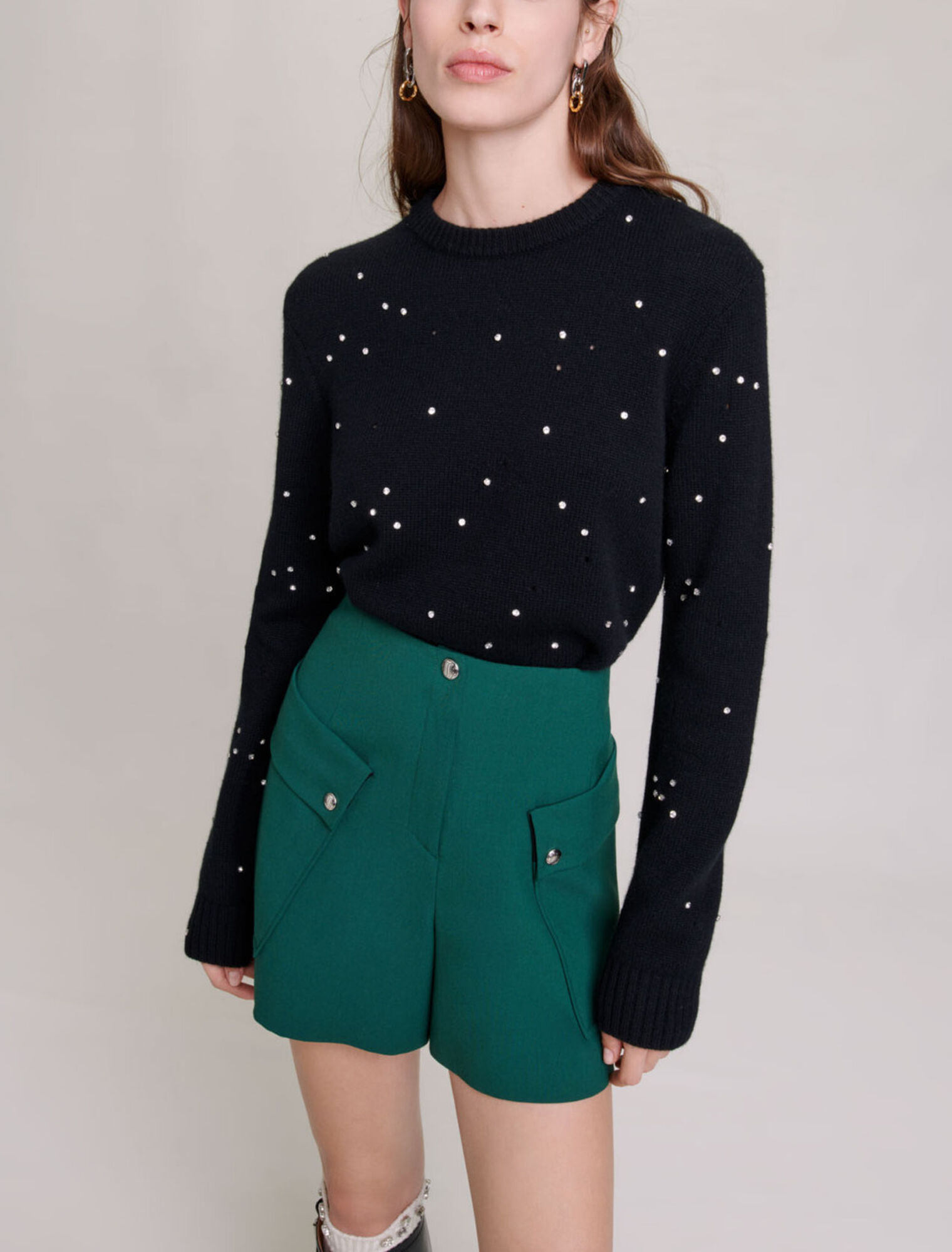 Pantalón corto con bolsillos