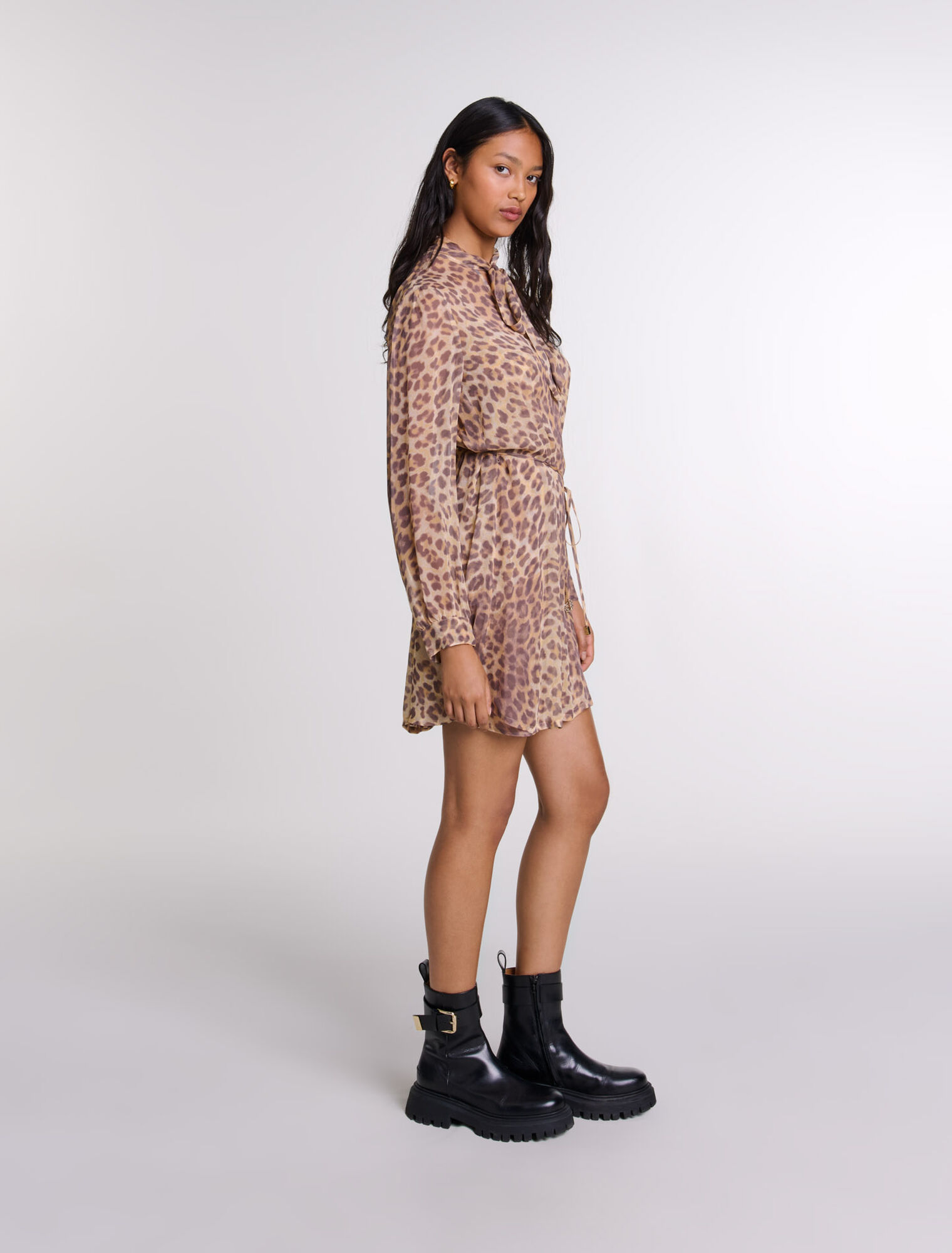 Vestido corto estampado de leopardo