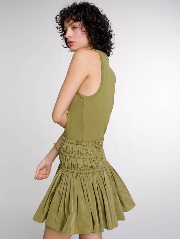 Minifalda corta de tafetán