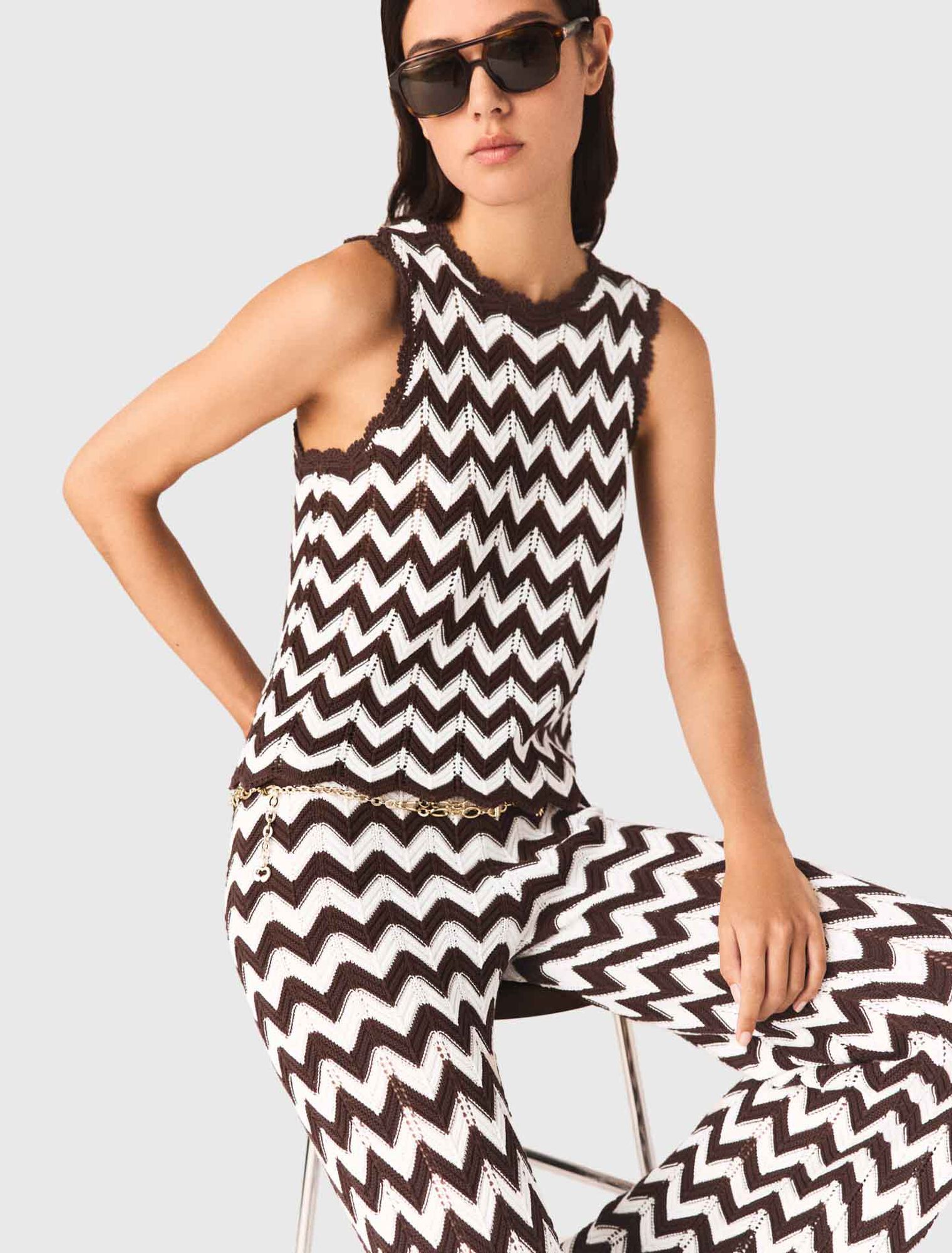 Top de ganchillo con motivo zigzag