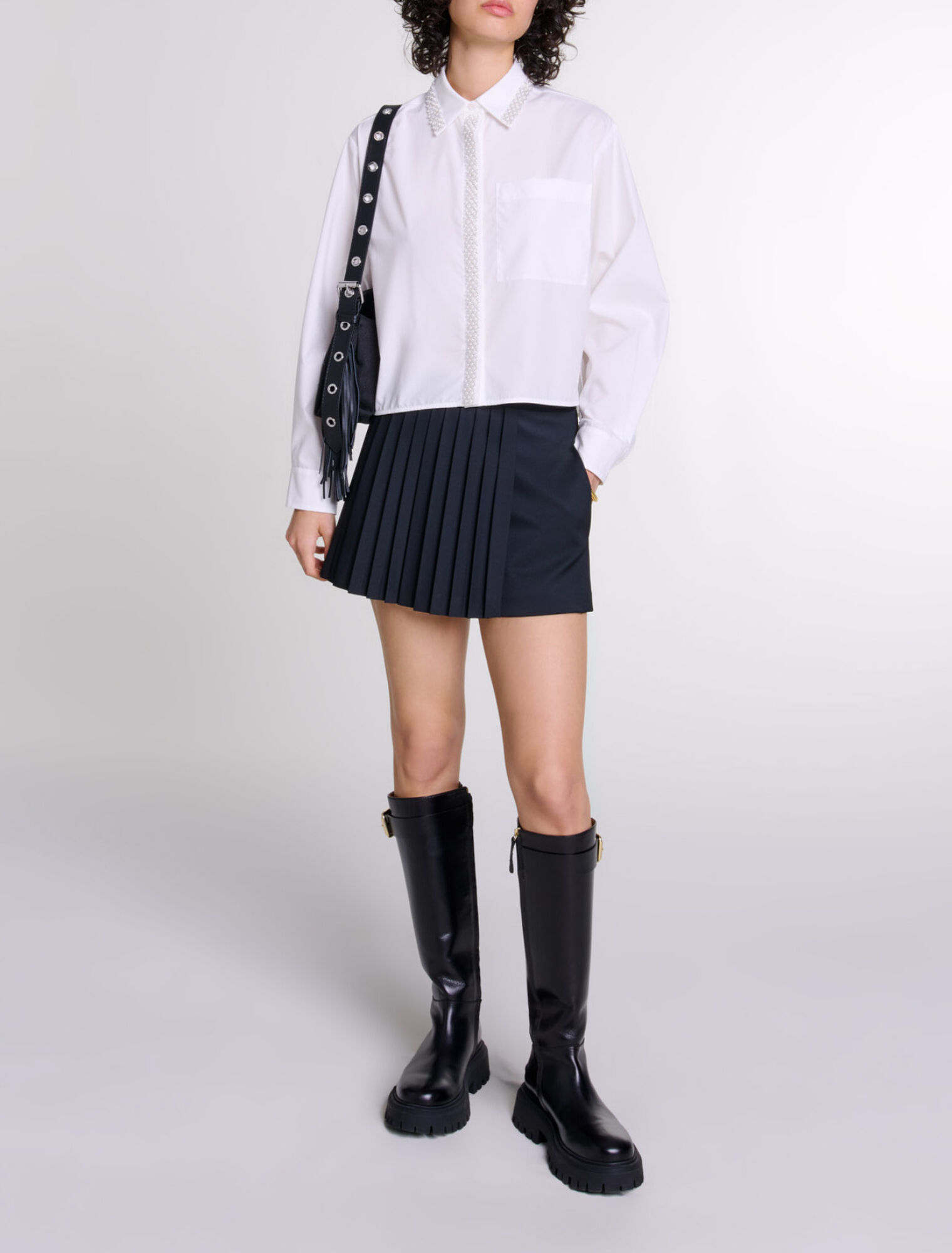 Camisa corta con perlas