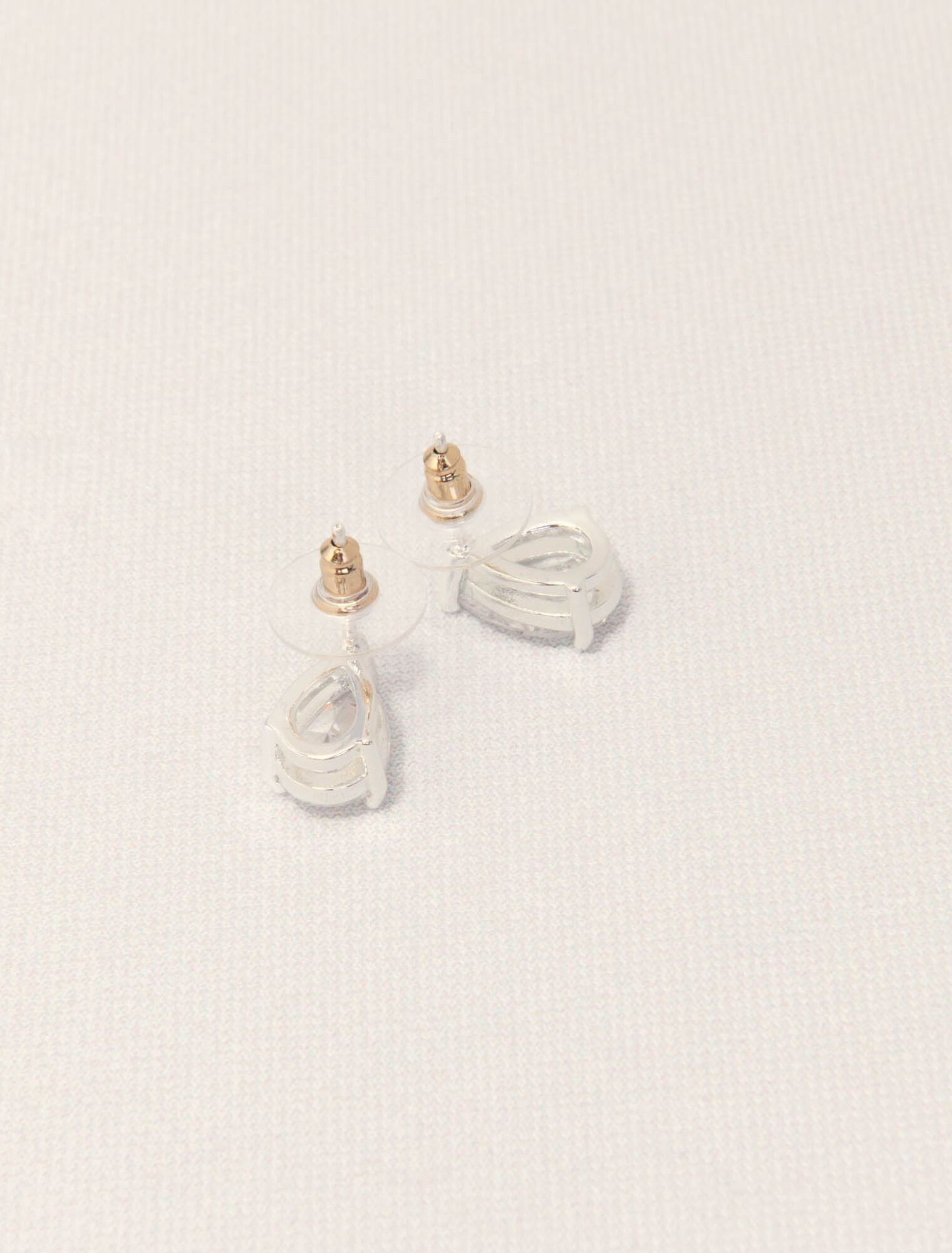 Pequeños pendientes pedrería