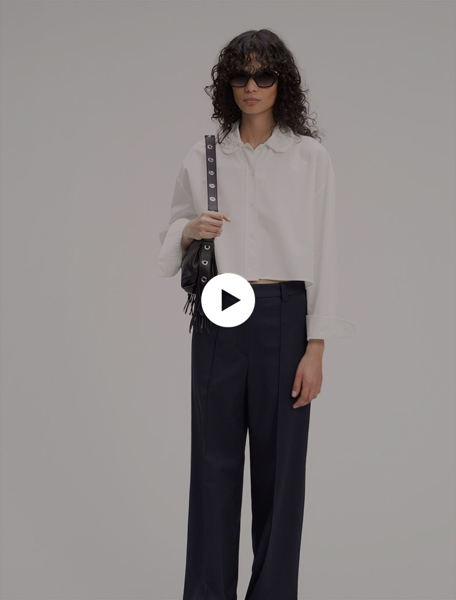 Camisa corta con cuello bordado