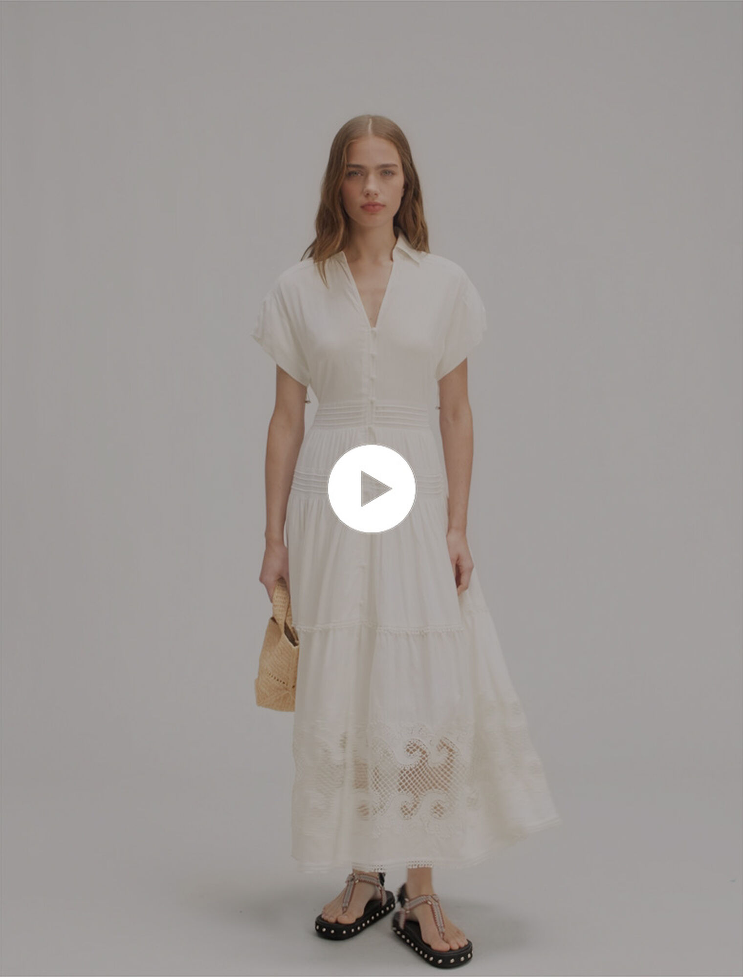 Vestido largo bordado con volantes
