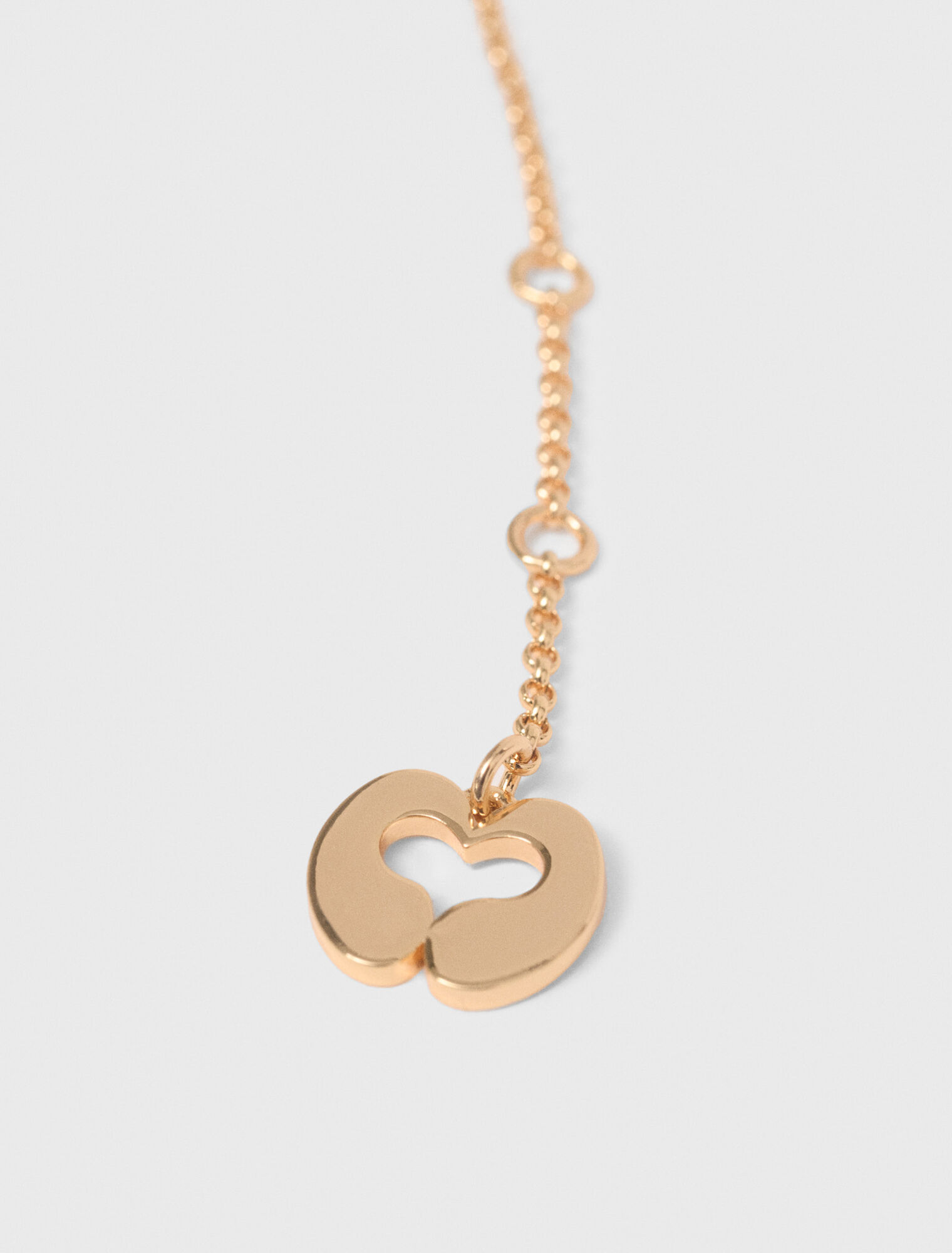 Pulsera con perlas y pedrer&iacute;a.