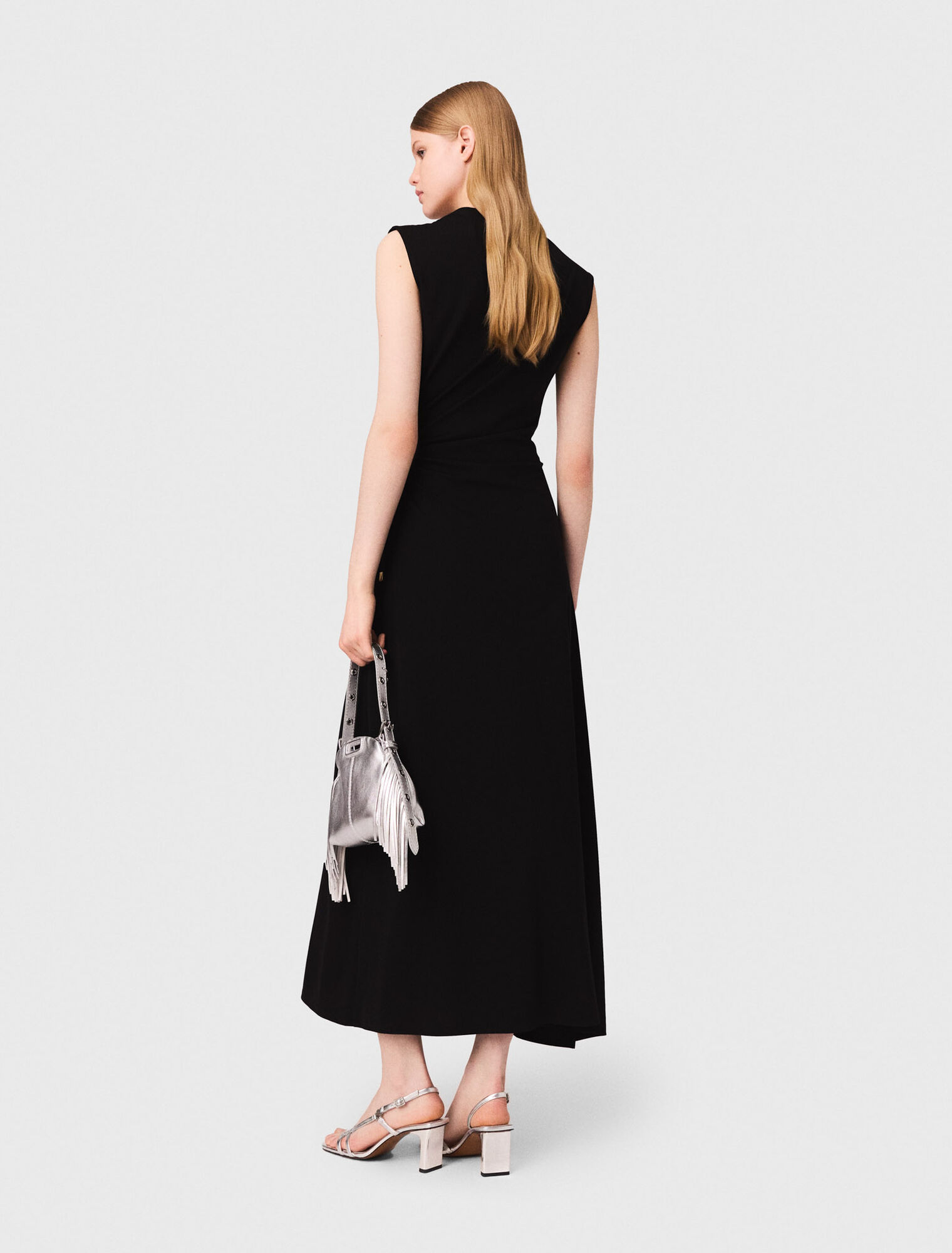Vestido maxi con cintura recortada