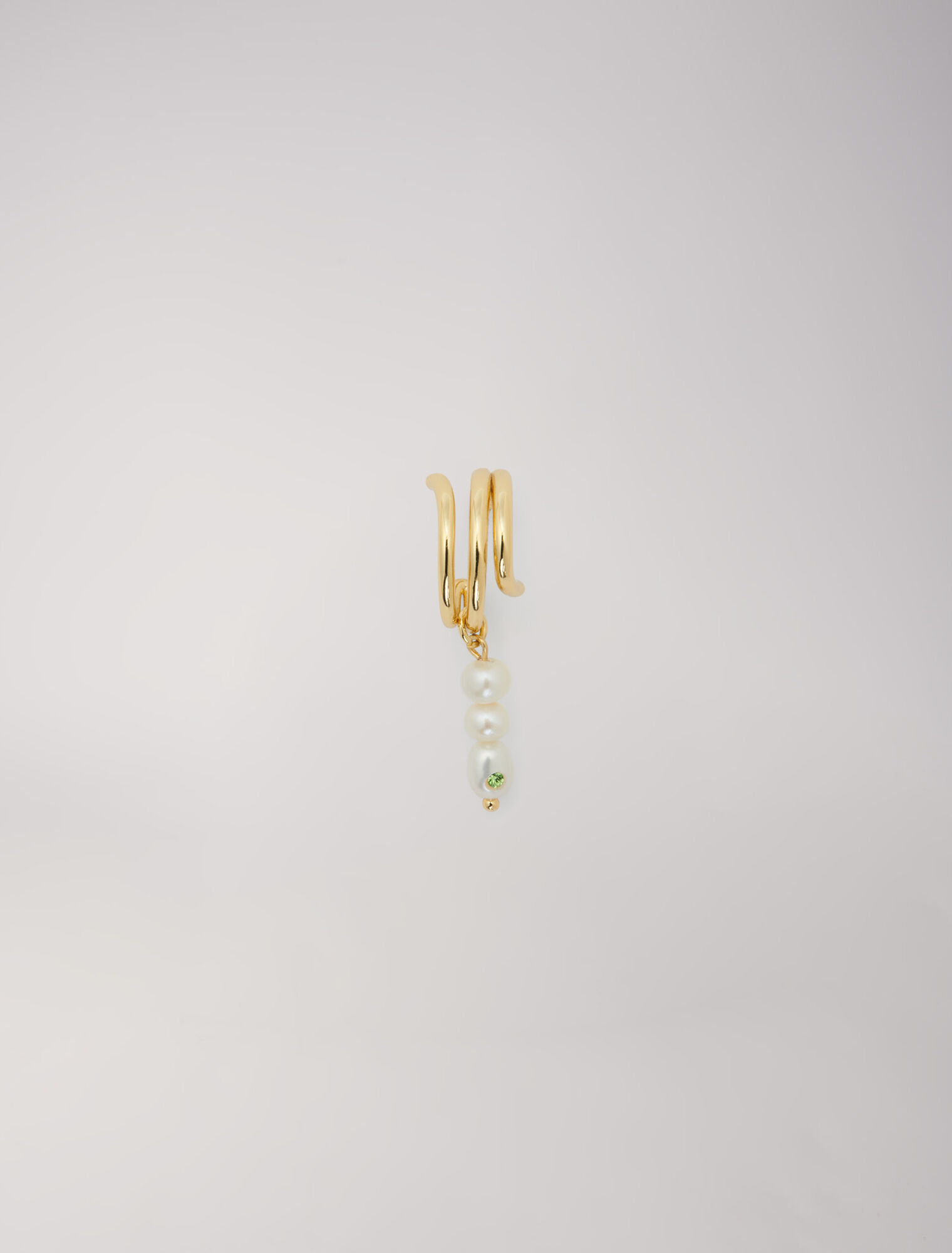 Pendientes adornados con abalorios