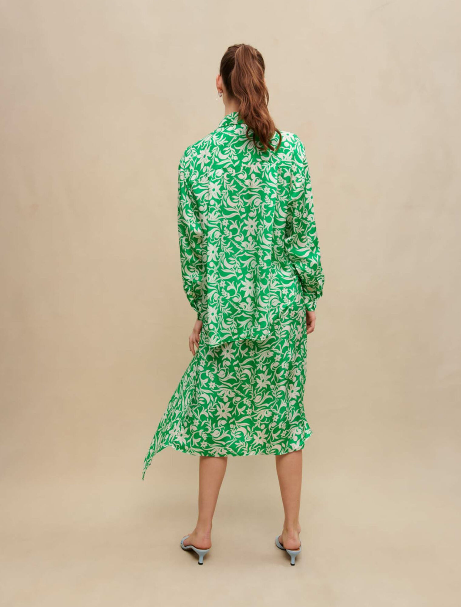 Camisa satinada estampada