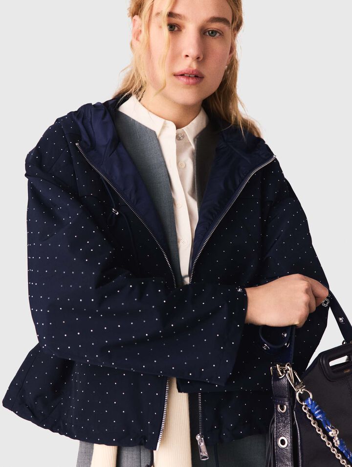 Cortavientos capucha y brillantes