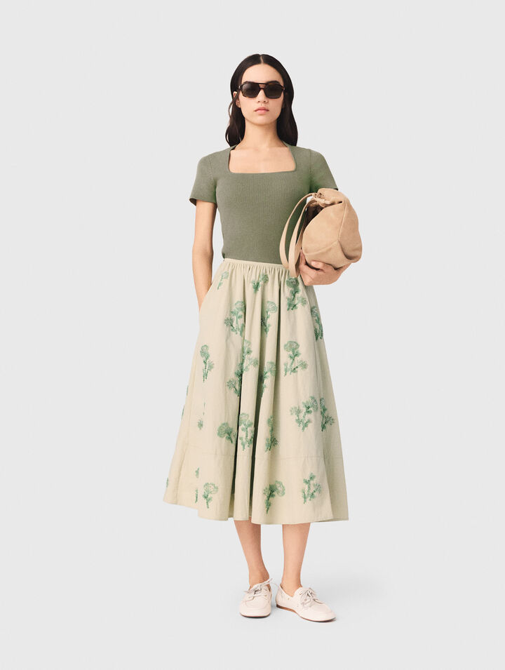 Falda de tejido t&eacute;cnico bordada