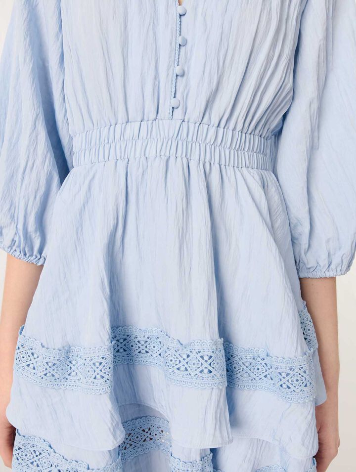 Vestido con volantes y detalles