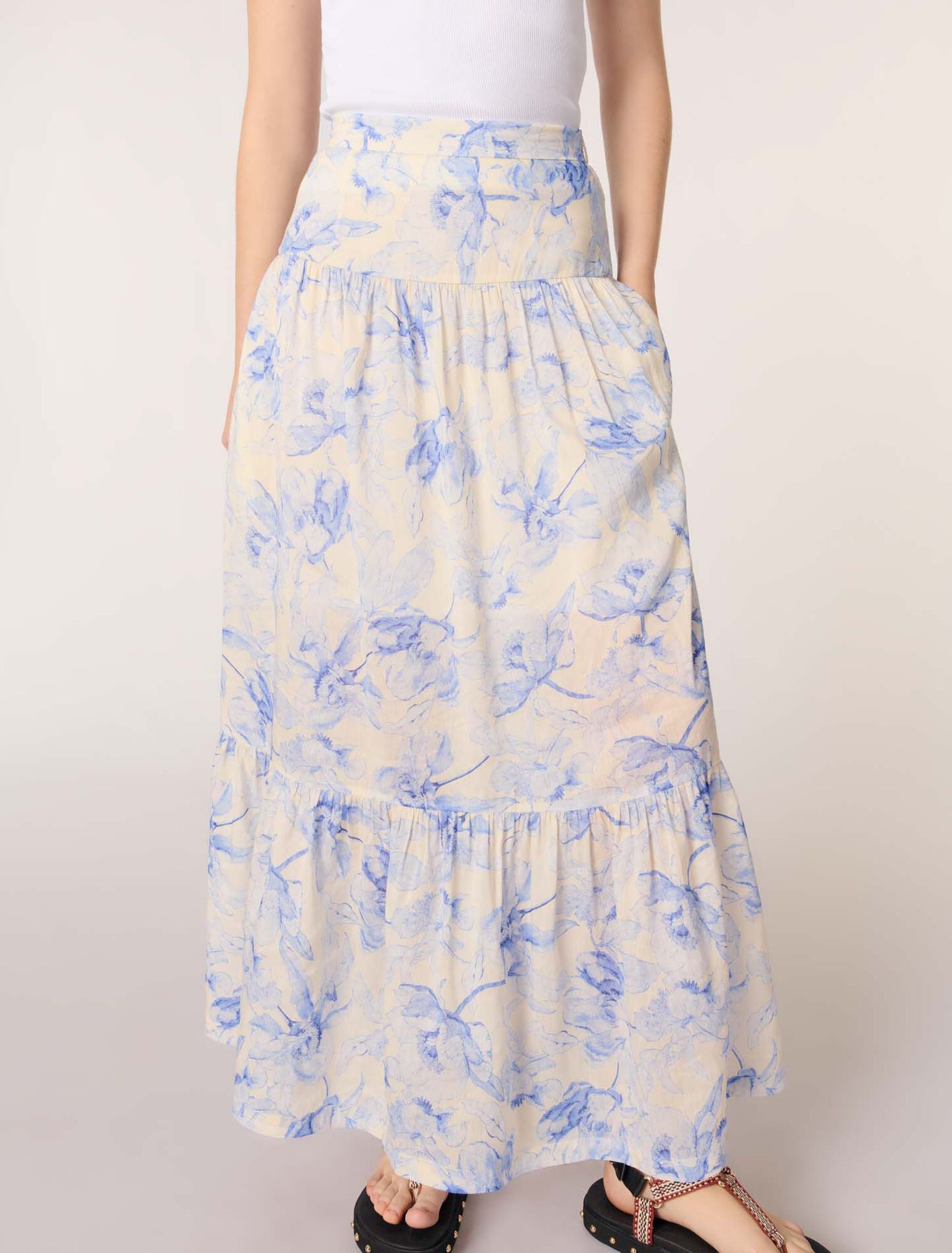 Falda larga con estampado floral