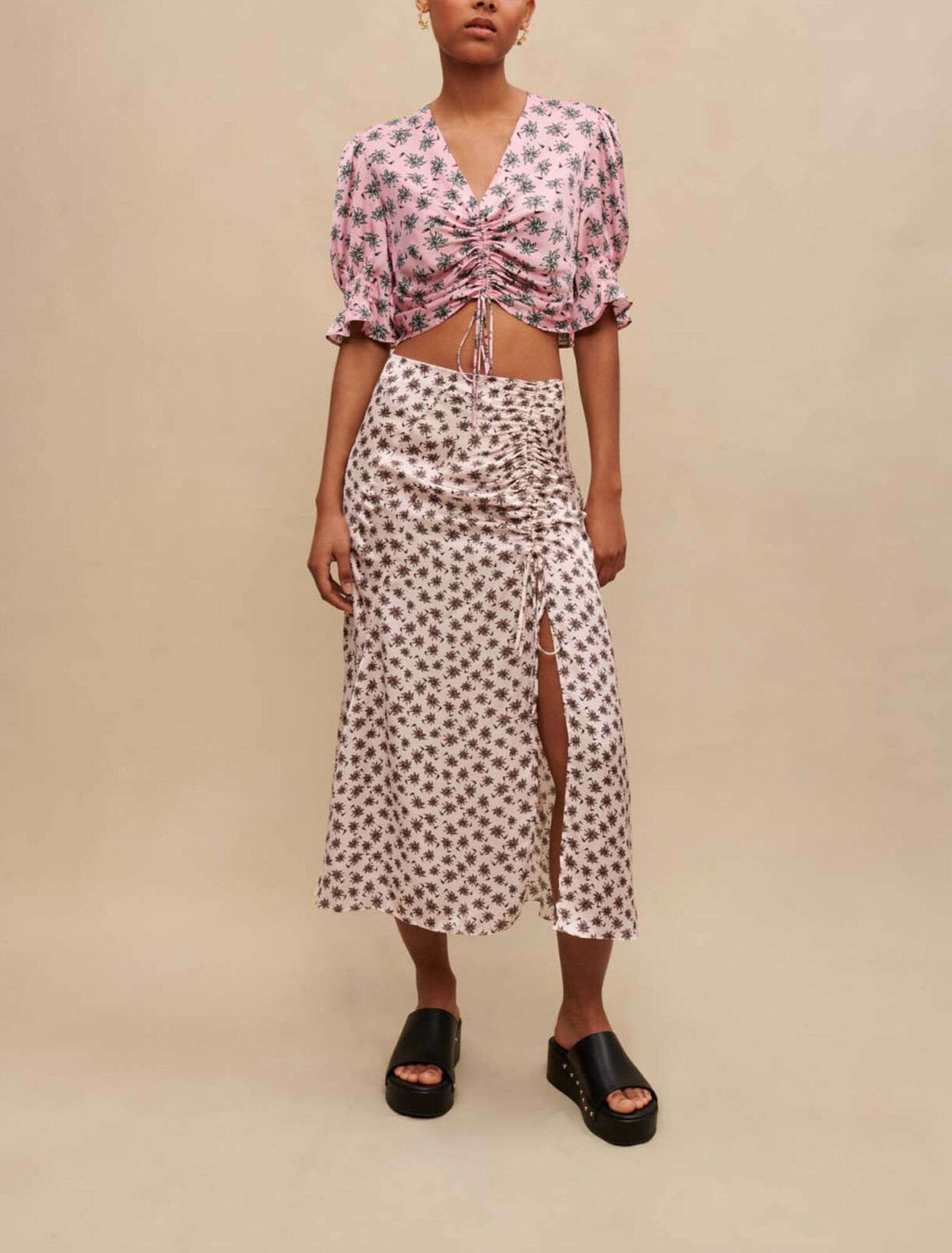 Top estampado de palmeras