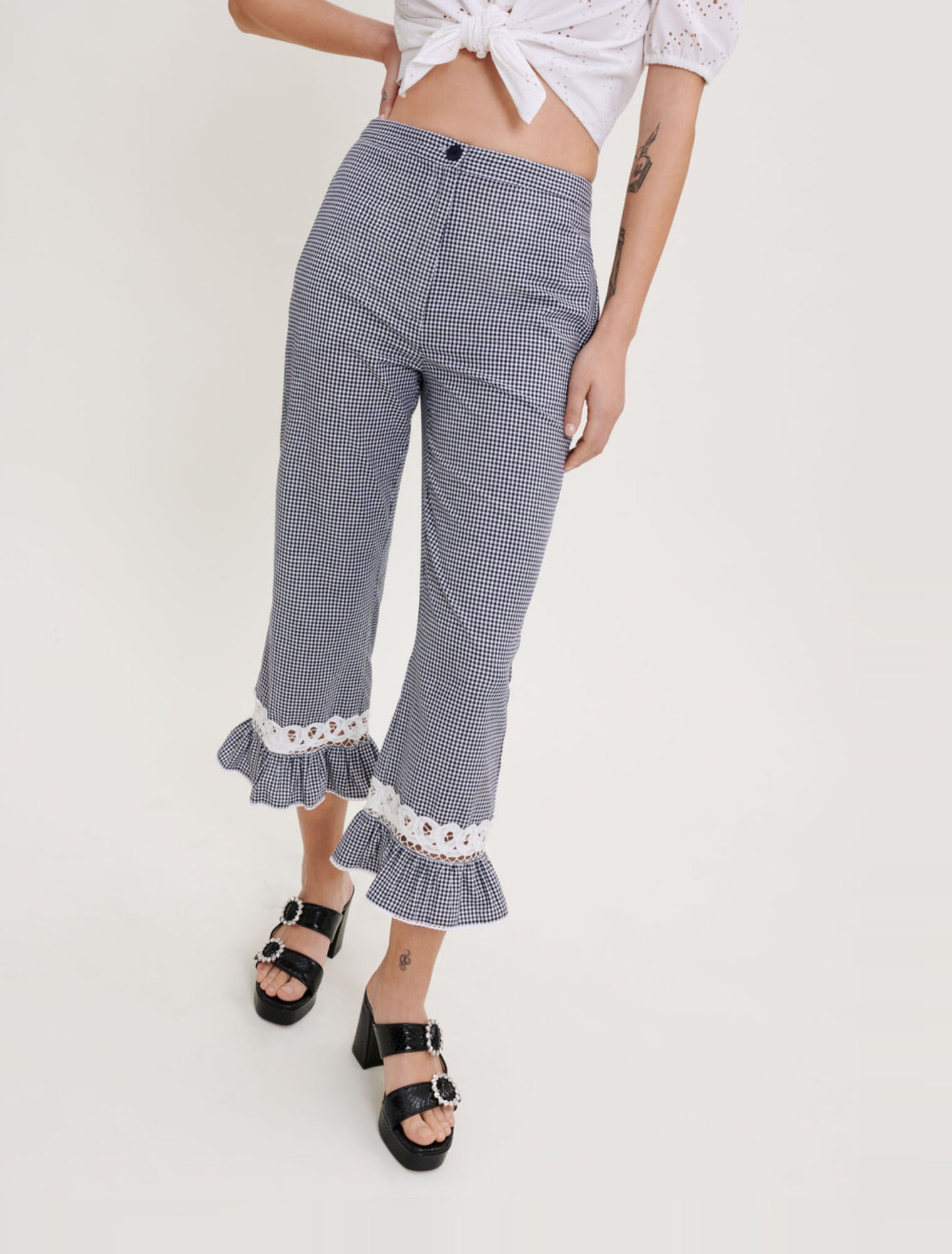 Pantalón de encaje y guinga