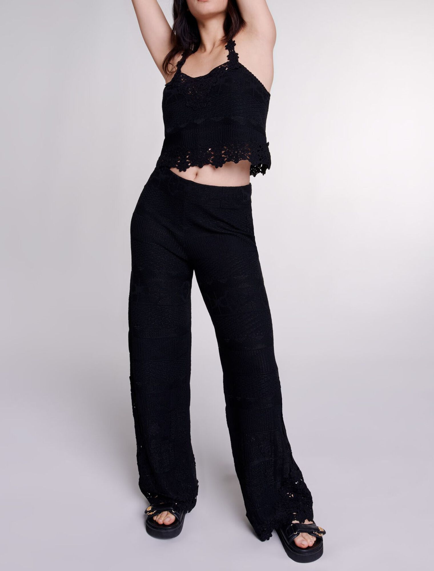 Top corto decorado con guipur