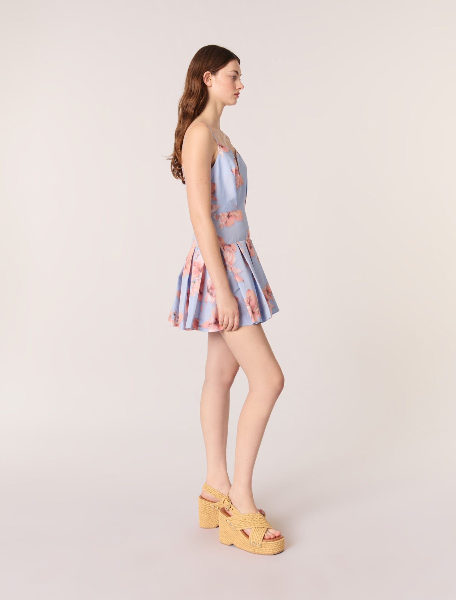 Vestido corto de tafetán estampado