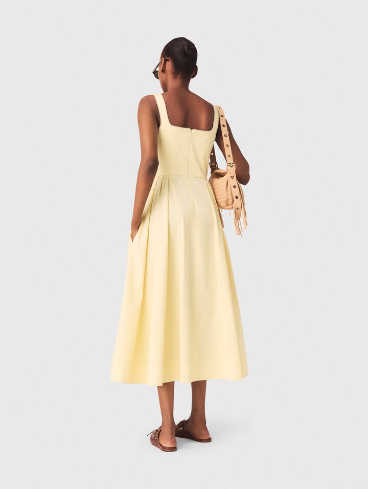 Vestido midi acampanado con strass