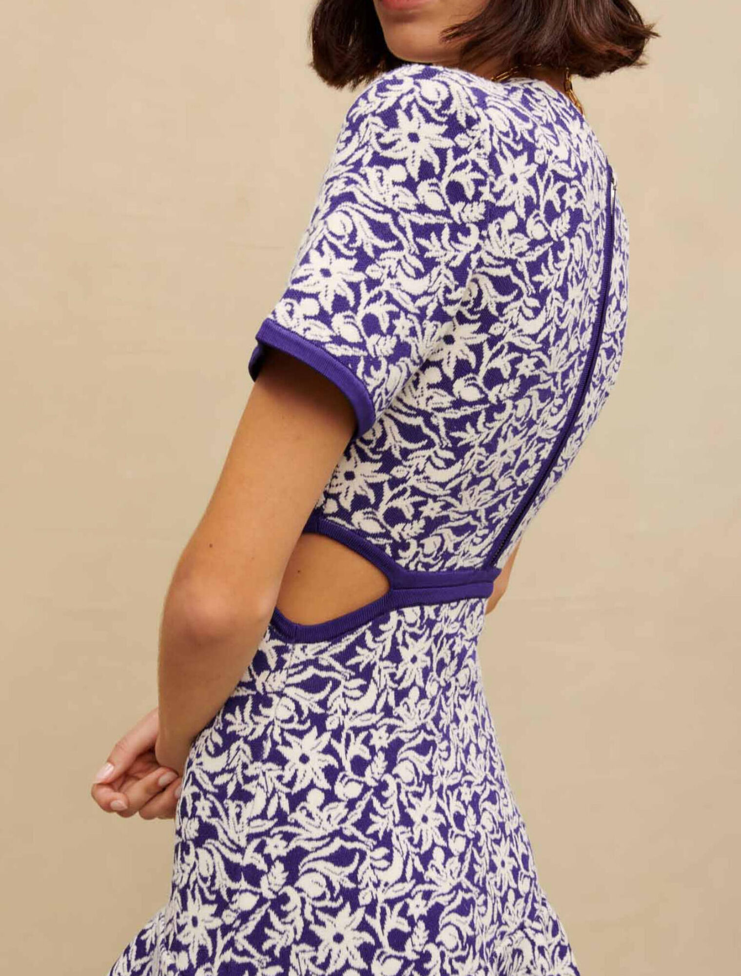 Vestido corto calado de flores
