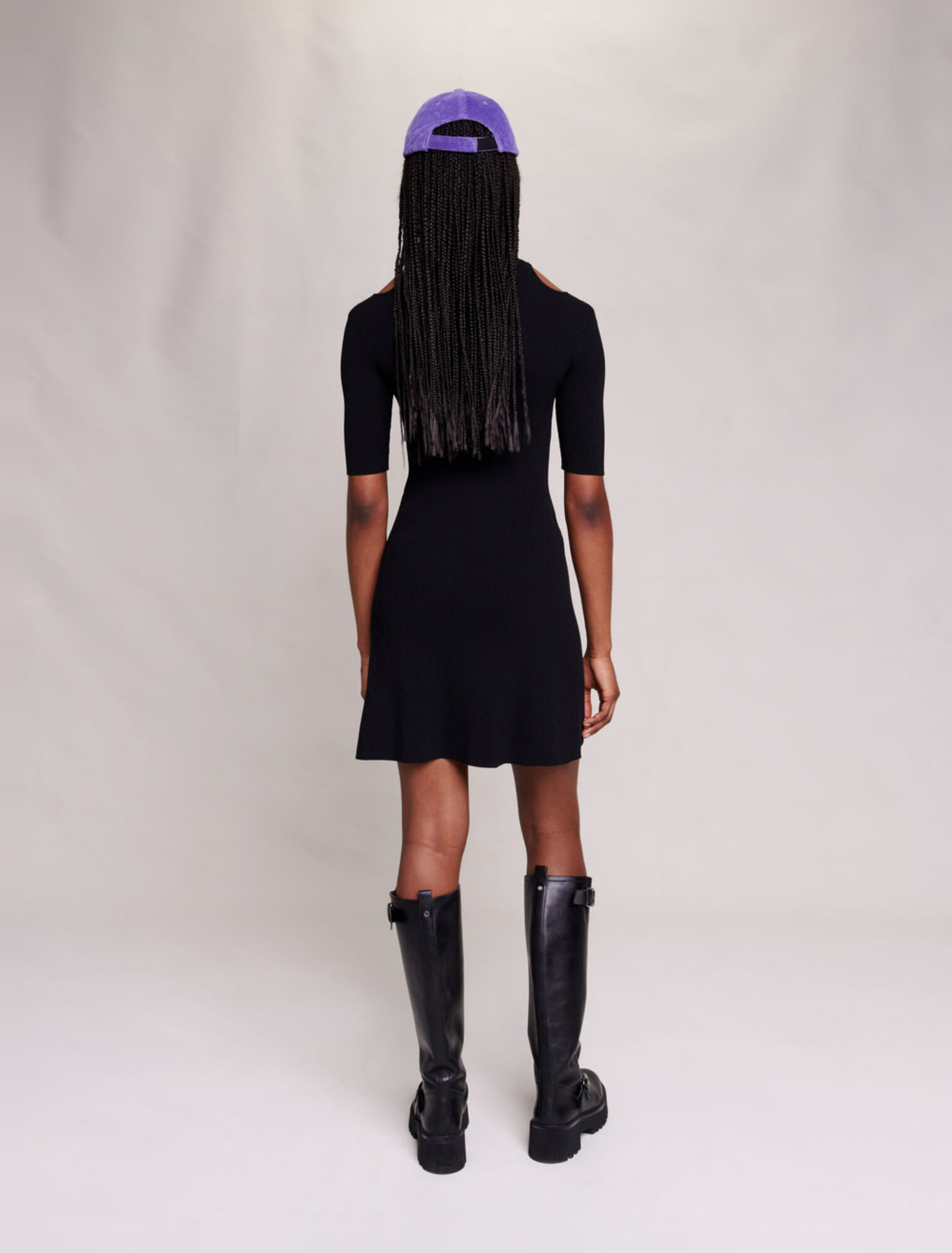 Vestido corto calado