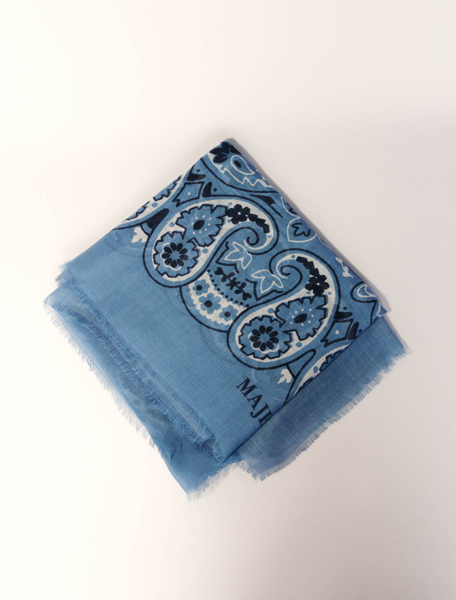 Chal con estampado bandana