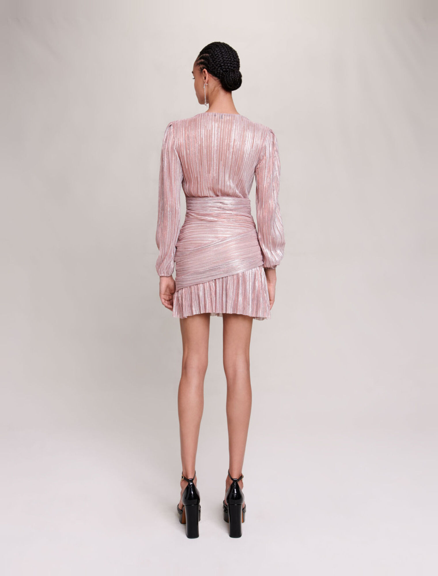 Vestido plisado de fibras metalizadas