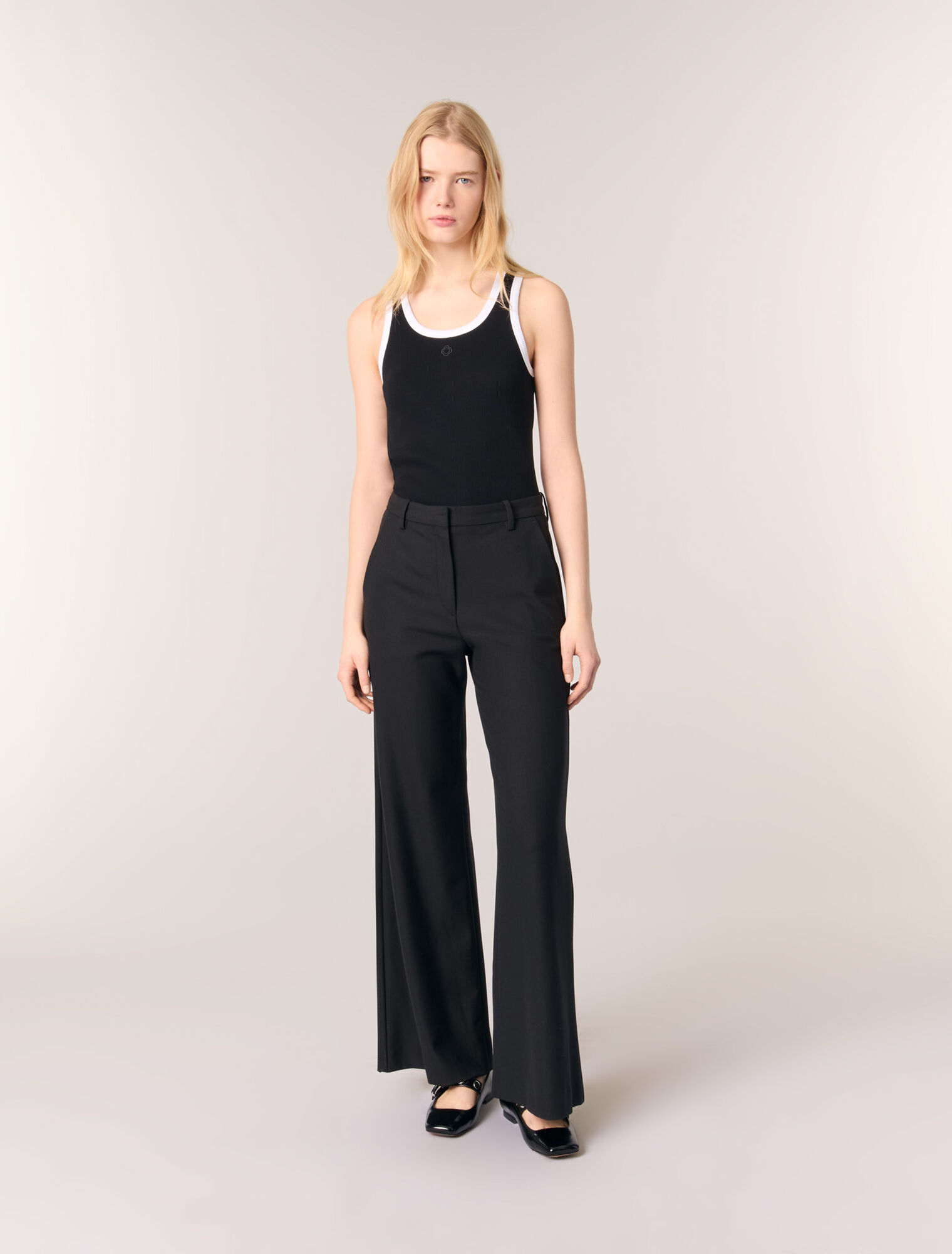 Pantalón acampanado