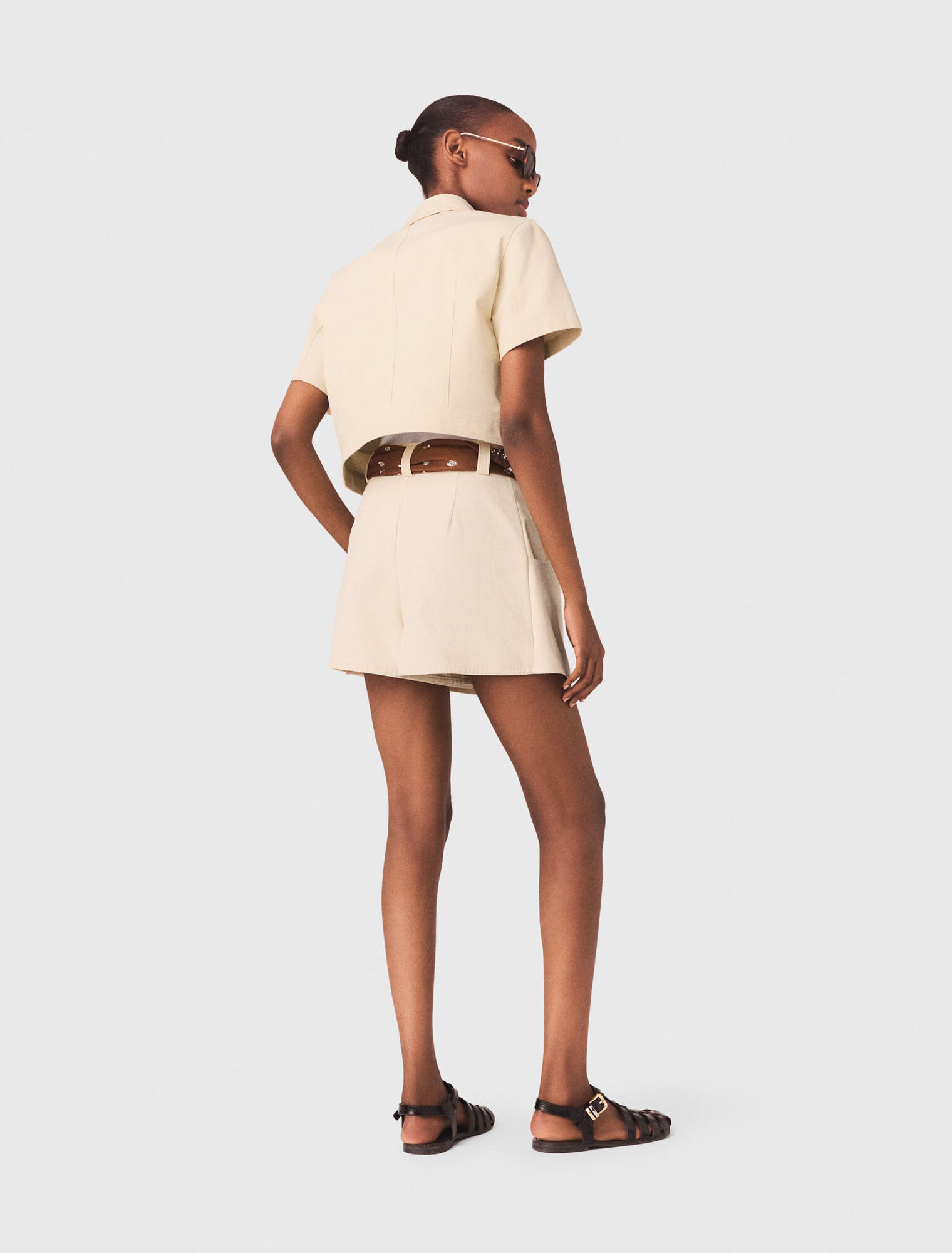 Chaqueta corta de manga corta