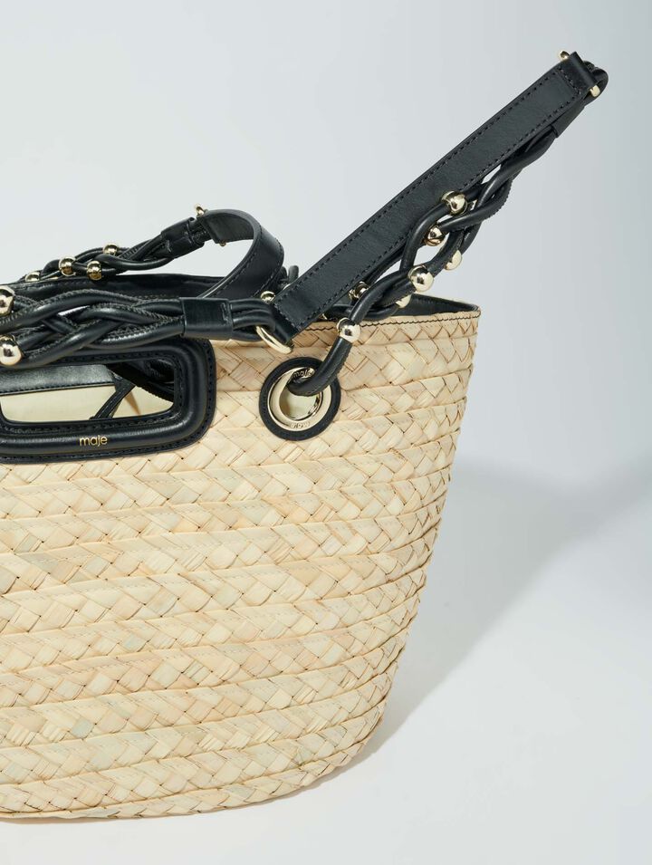 Cesta trenzada de rafia