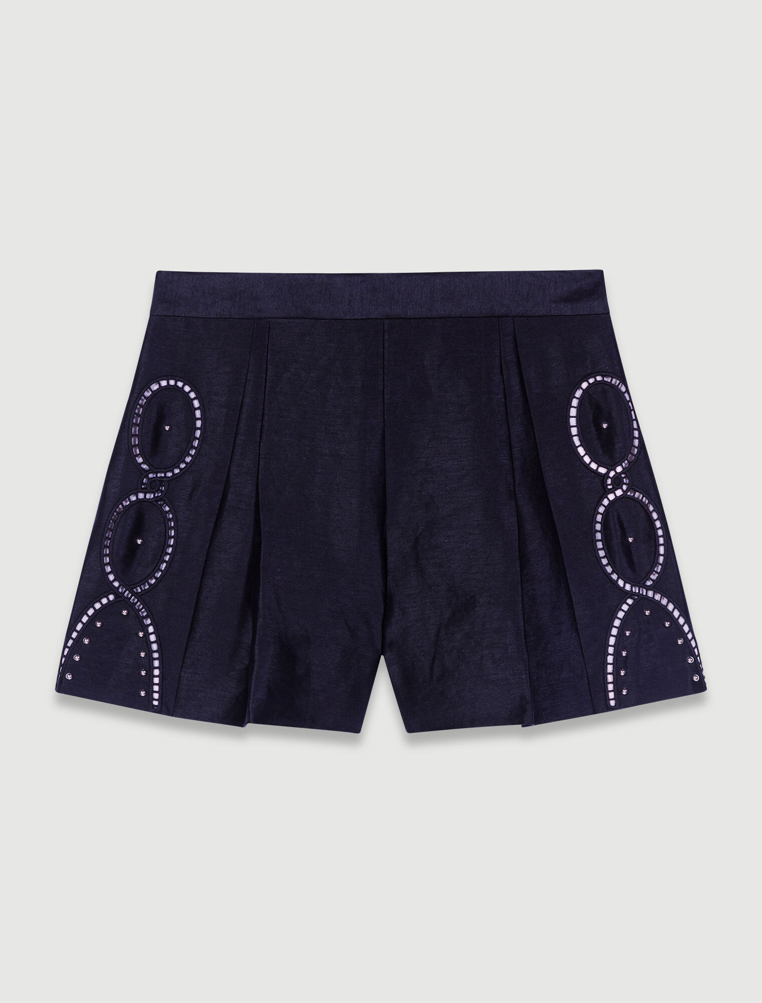 Pantalón corto lino calado remaches