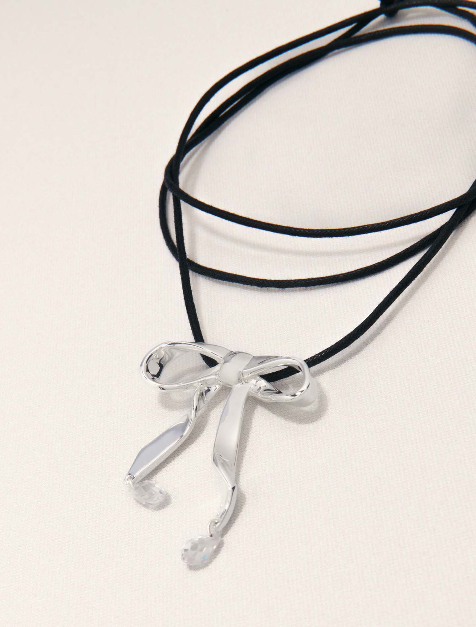 Collar nudo plateado para anudar