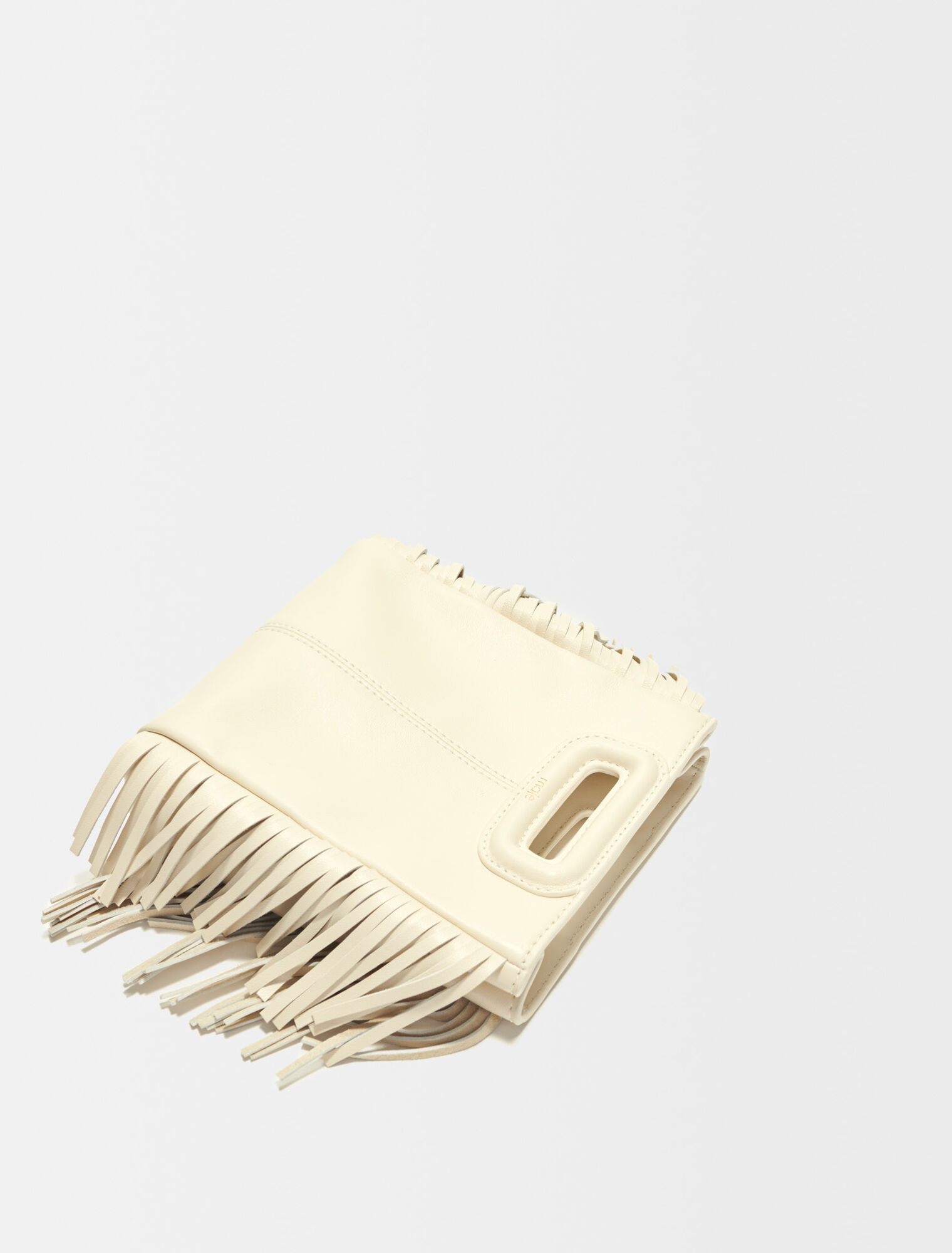 Bolso de piel con cadena