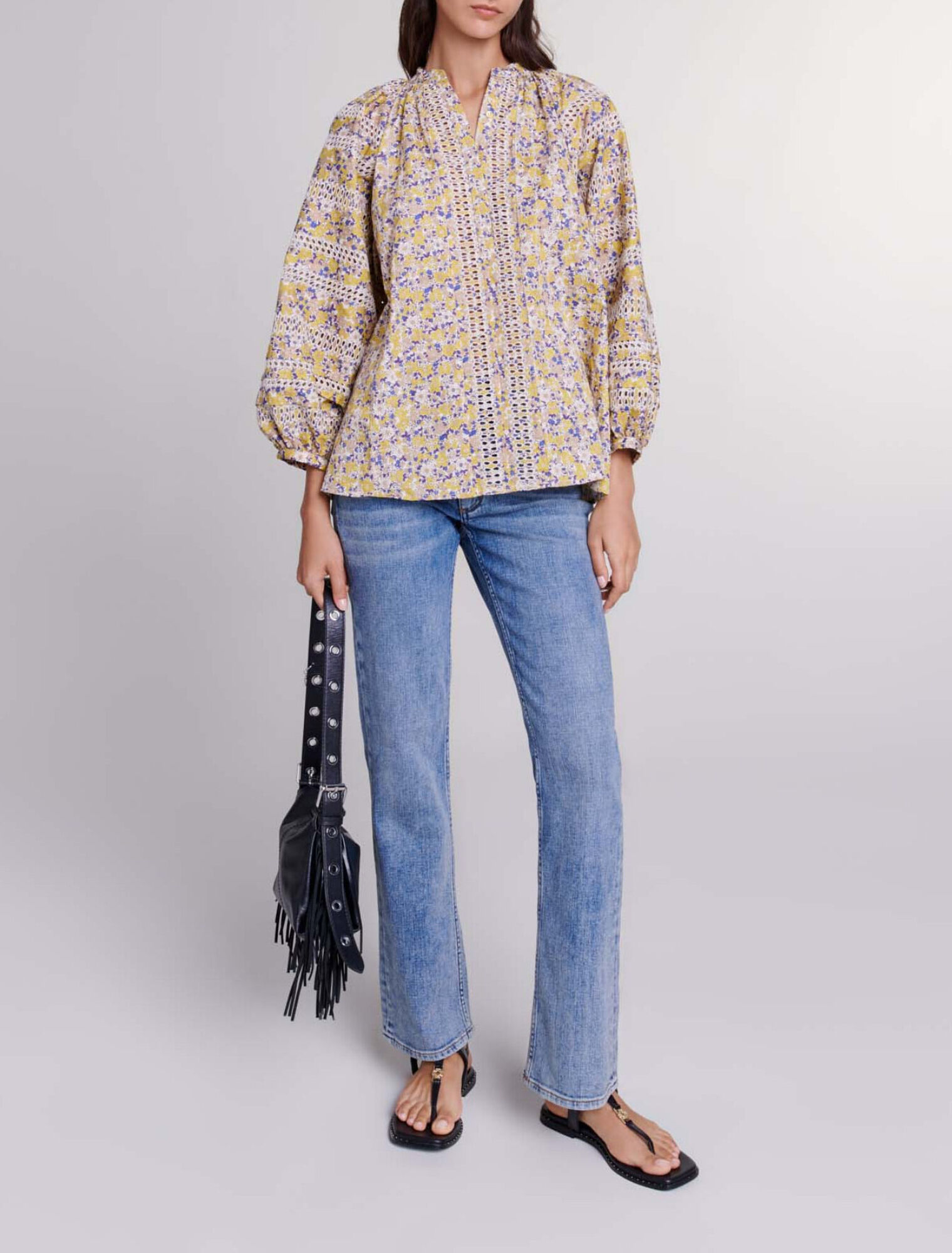 Blusa estampada y bordada