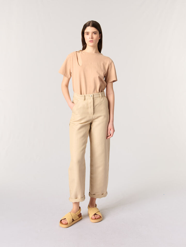 Camiseta con detalle de joya