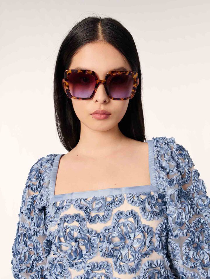 Top de organza con motivo floral