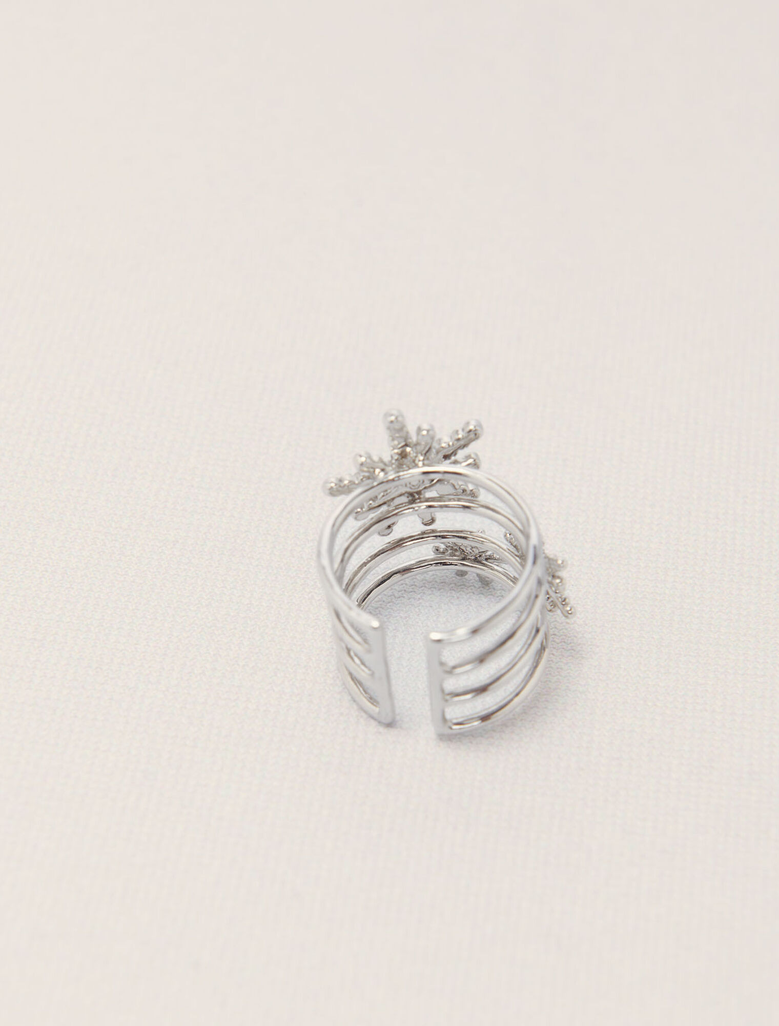 Anillo de bandas con estrellas de estrás